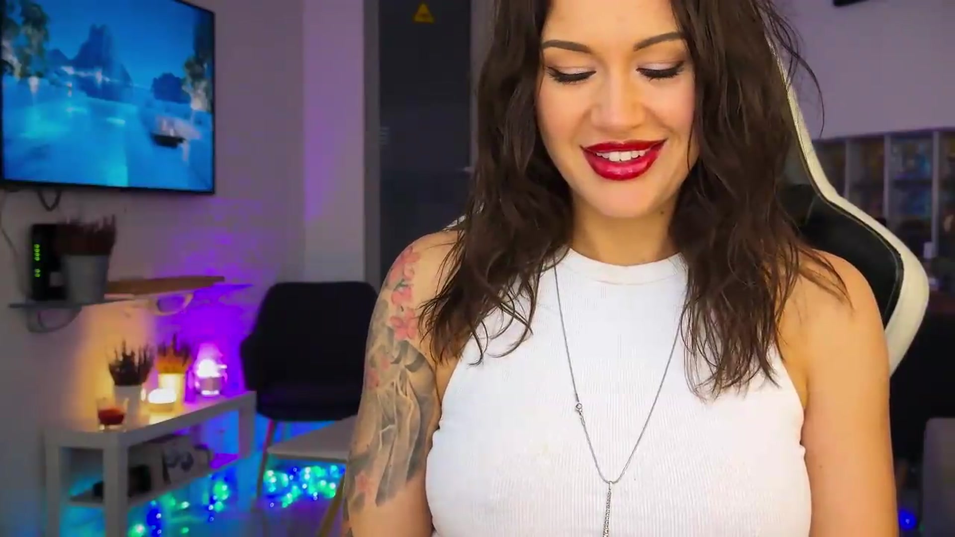 Gallery image thumbnail from AlexiAngel's myfreecams stream on, 05/18/2026, 06:46 image 5 of 20
