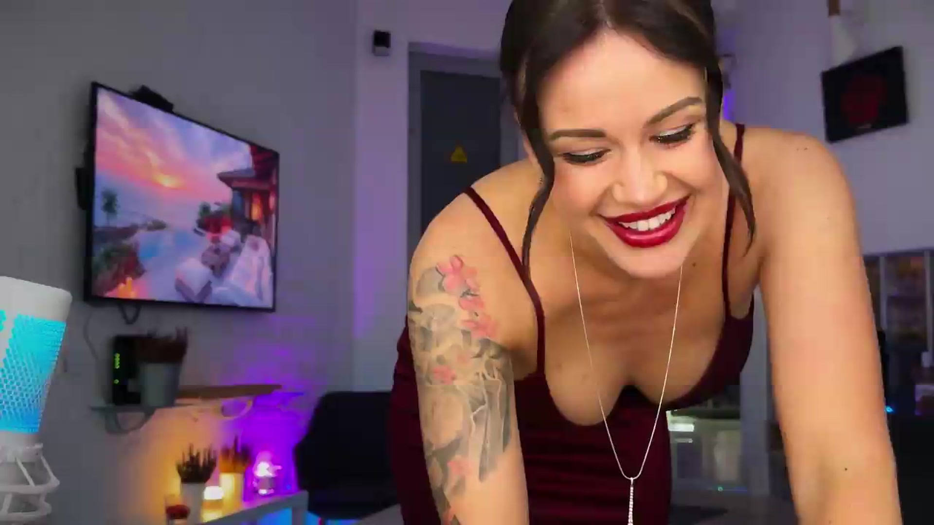 Gallery image thumbnail from AlexiAngel's myfreecams stream on, 05/19/2026, 16:56 image 2 of 20