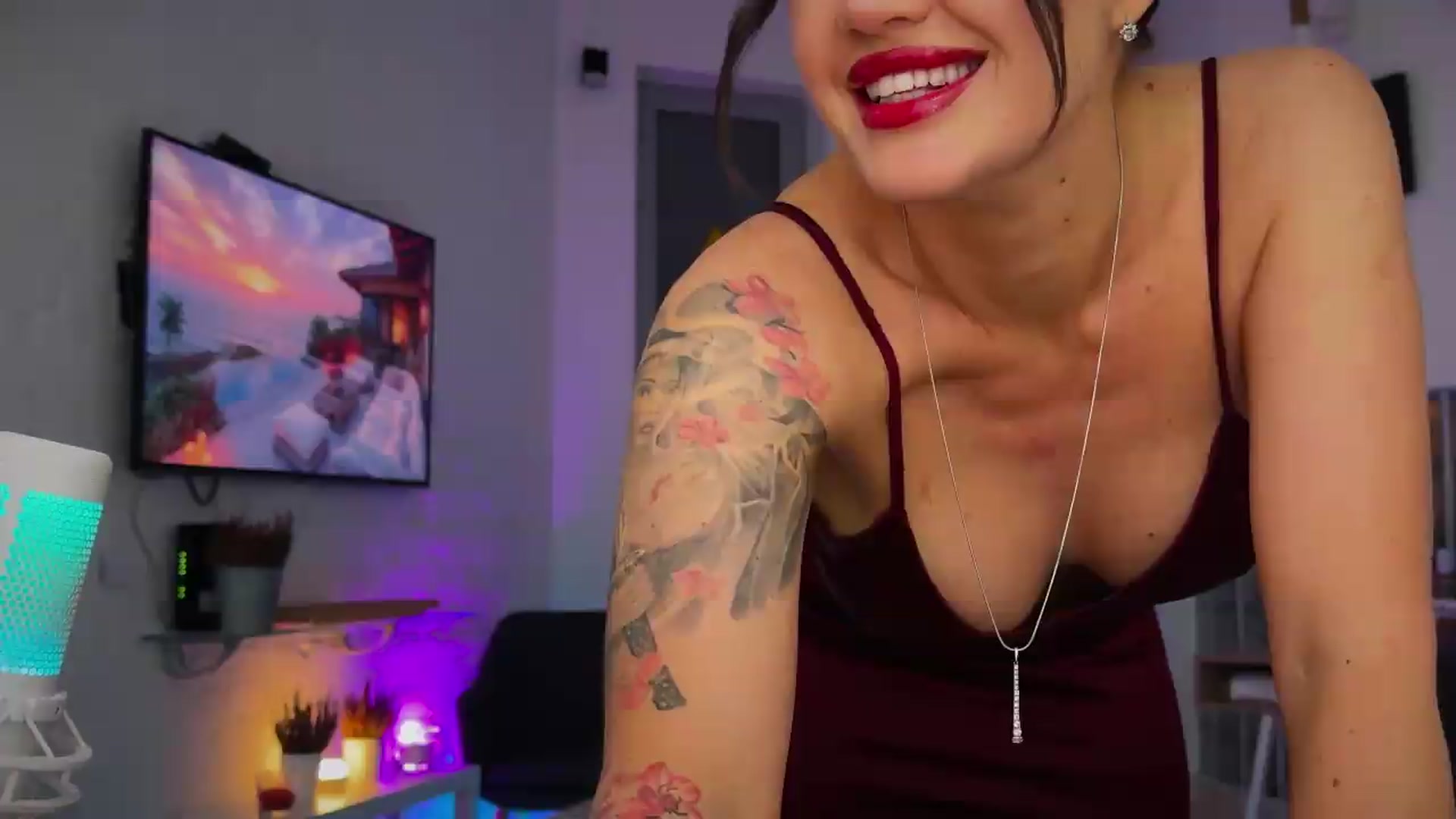 Gallery image thumbnail from AlexiAngel's myfreecams stream on, 05/19/2026, 16:56 image 3 of 20