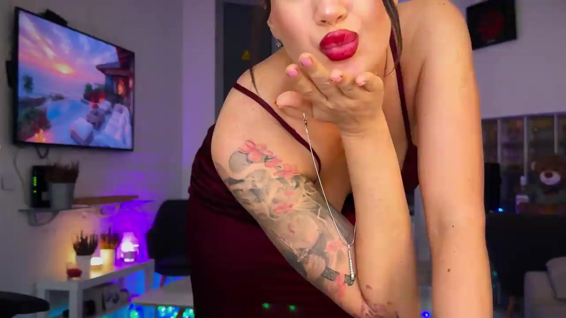 Gallery image thumbnail from AlexiAngel's myfreecams stream on, 05/19/2026, 16:56 image 16 of 20