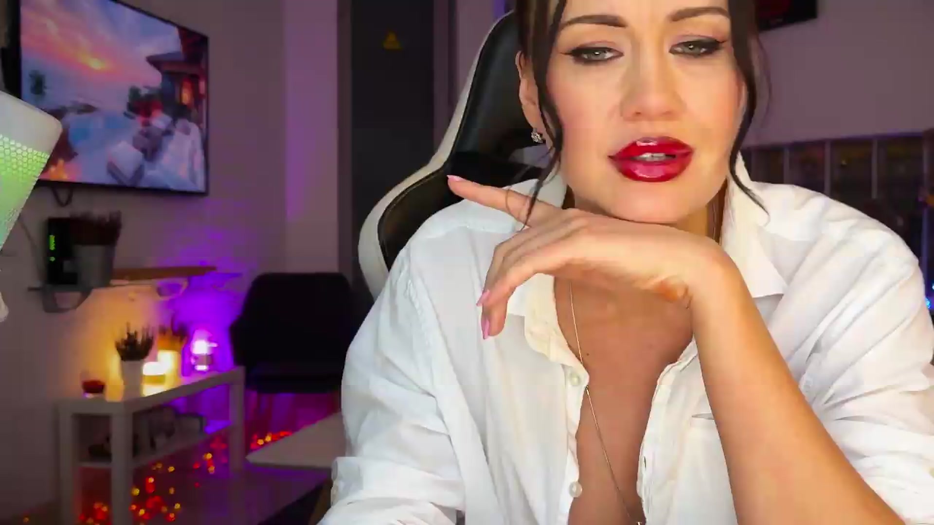 Gallery image thumbnail from AlexiAngel's myfreecams stream on, 05/21/2026, 17:05 image 12 of 20