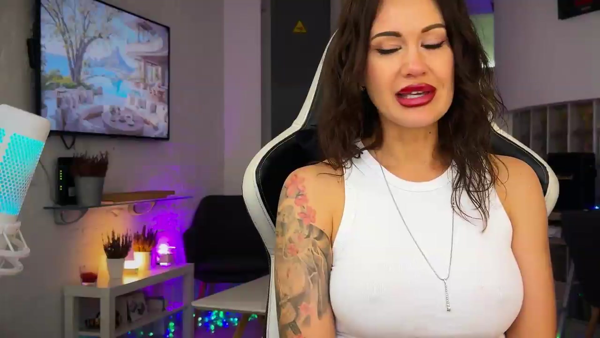 Gallery image thumbnail from AlexiAngel's myfreecams stream on, 05/22/2026, 07:15 image 11 of 20