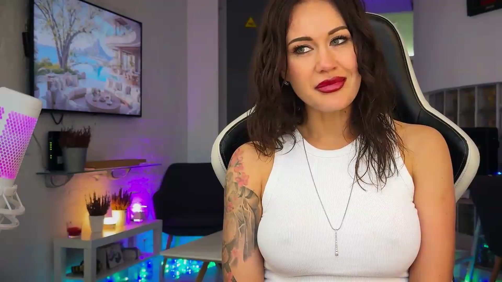 Gallery image thumbnail from AlexiAngel's myfreecams stream on, 05/22/2026, 07:15 image 5 of 20