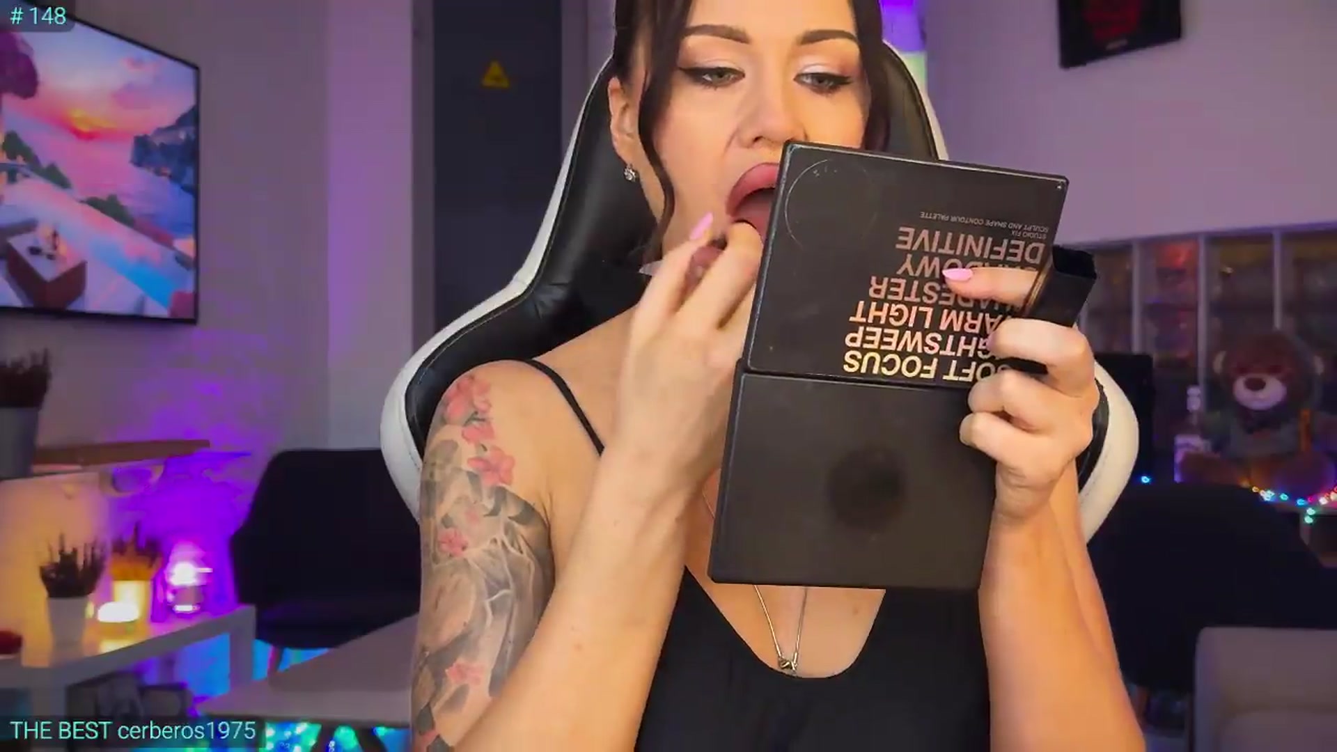 Gallery image thumbnail from AlexiAngel's myfreecams stream on, 05/28/2026, 16:36 image 18 of 20