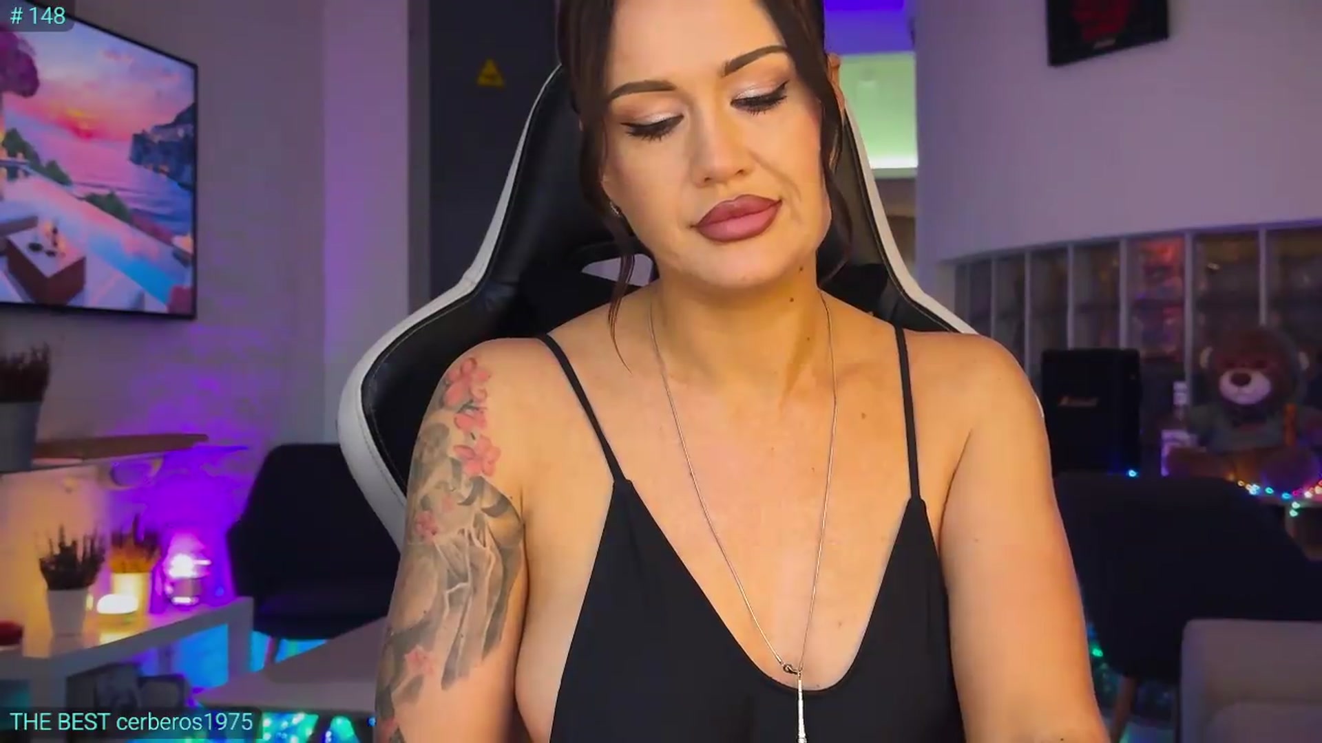 Gallery image thumbnail from AlexiAngel's myfreecams stream on, 05/28/2026, 16:36 image 20 of 20