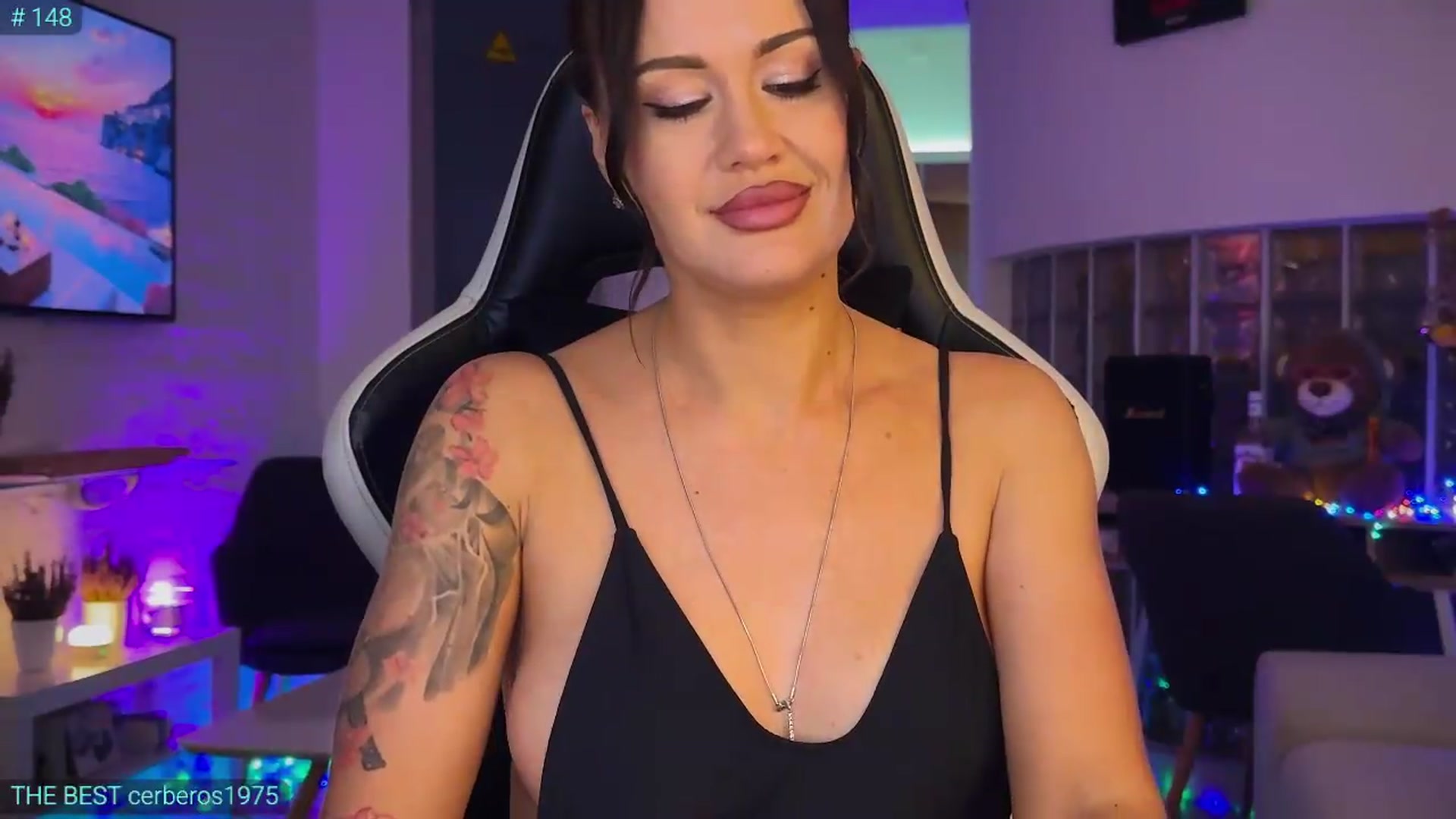 Gallery image thumbnail from AlexiAngel's myfreecams stream on, 05/28/2026, 18:07 image 19 of 20