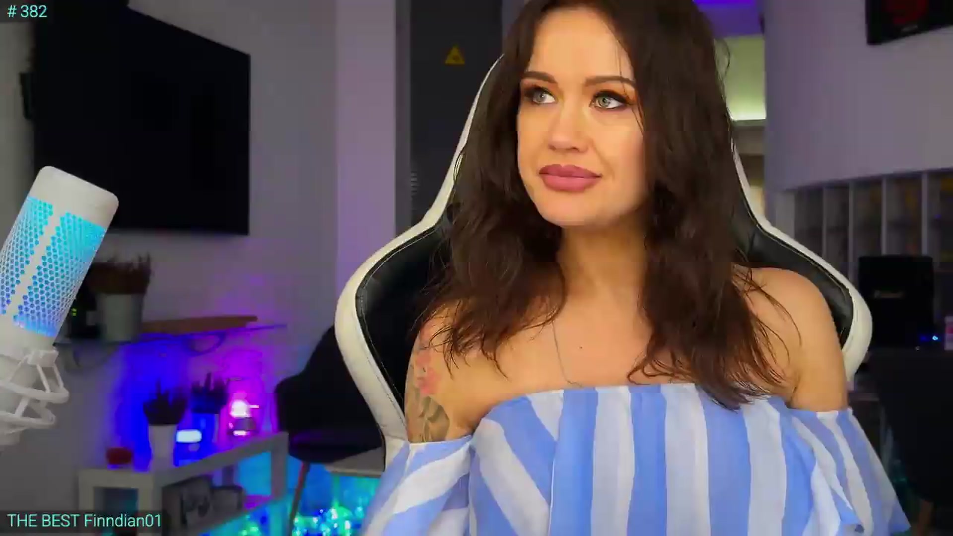 Gallery image thumbnail from AlexiAngel's myfreecams stream on, 06/03/2026, 07:05 image 12 of 20