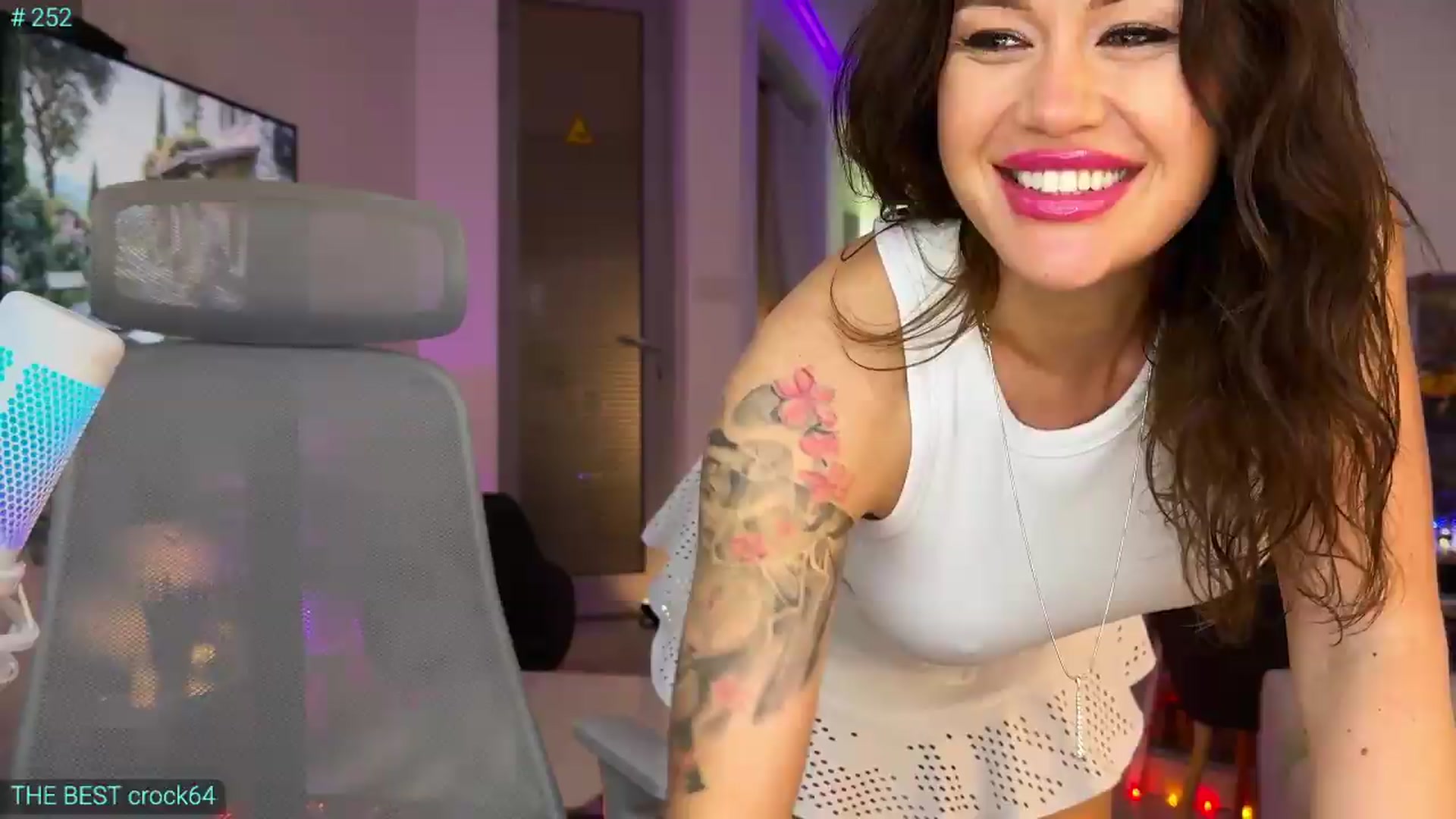 Gallery image thumbnail from AlexiAngel's myfreecams stream on, 06/14/2026, 18:07 image 4 of 20