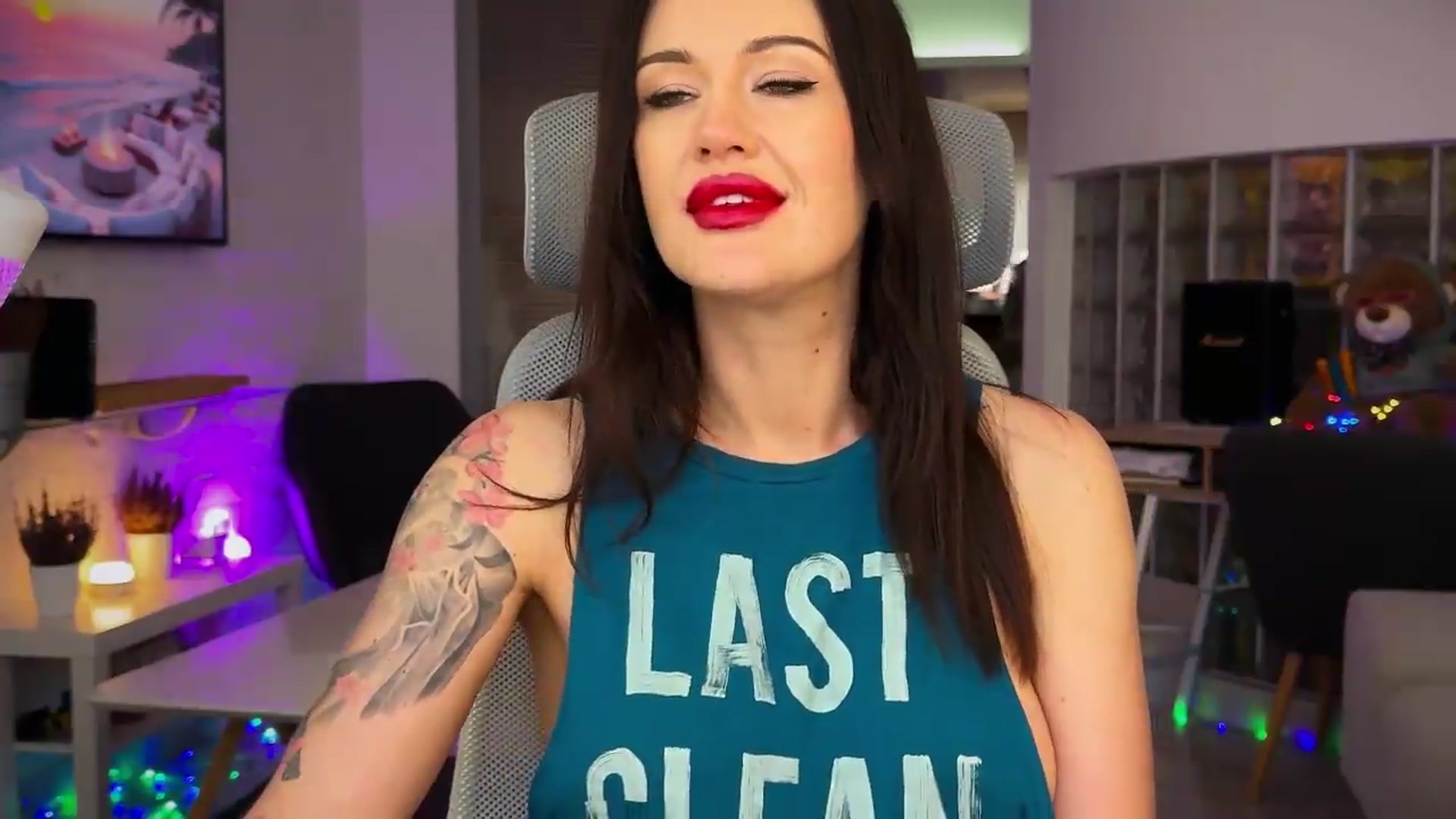 Gallery image thumbnail from AlexiAngel's myfreecams stream on, 08/24/2026, 06:43 image 20 of 20