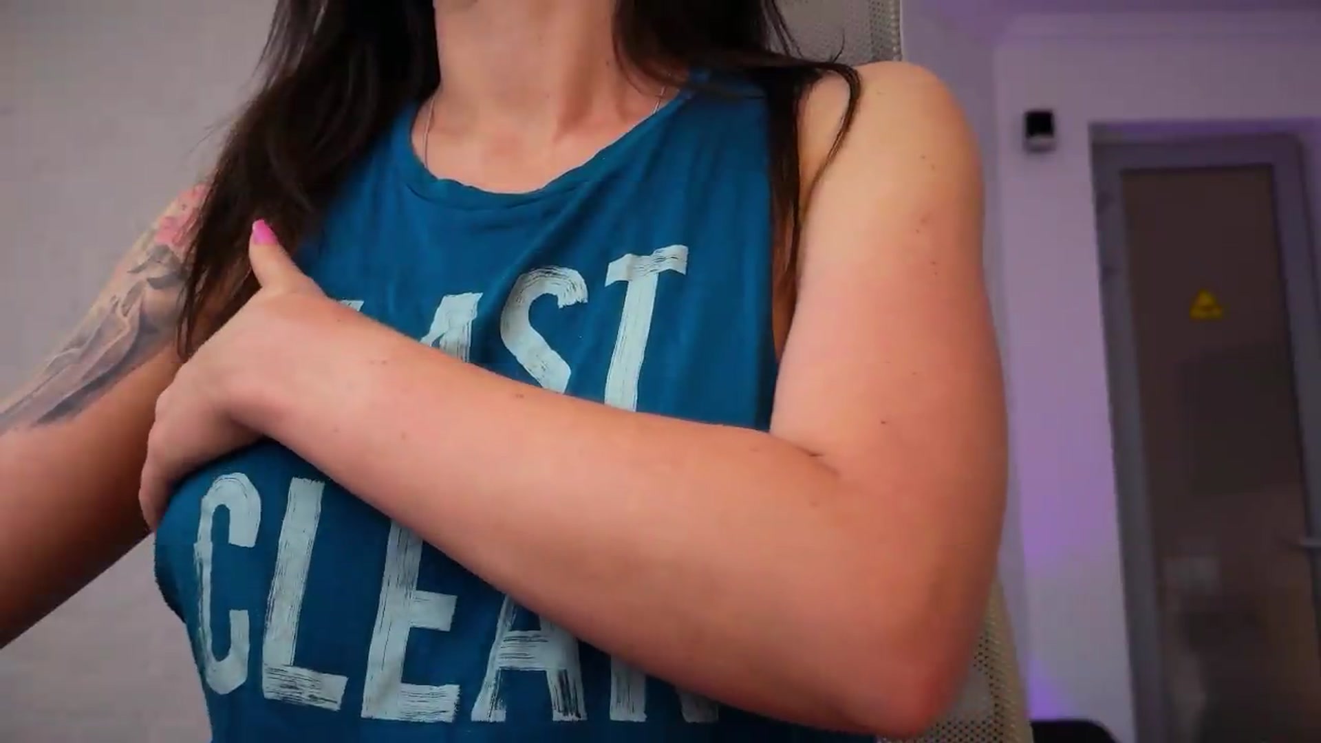 Gallery image thumbnail from AlexiAngel's myfreecams stream on, 08/24/2026, 06:43 image 17 of 20