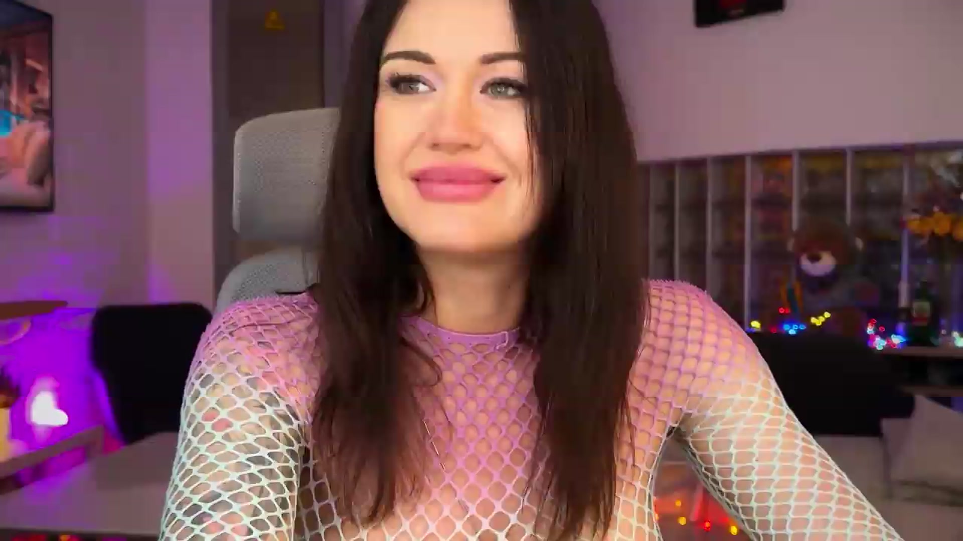 Gallery image thumbnail from AlexiAngel's myfreecams stream on, 08/25/2026, 06:08 image 16 of 20
