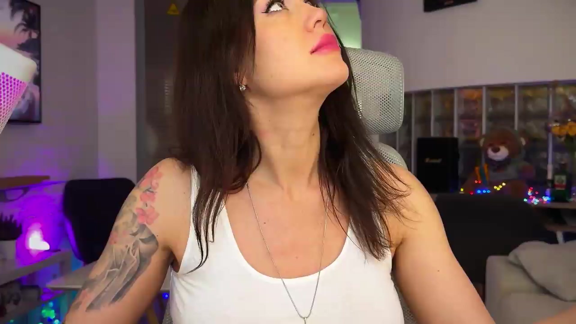 Gallery image thumbnail from AlexiAngel's myfreecams stream on, 08/28/2026, 06:58 image 10 of 20