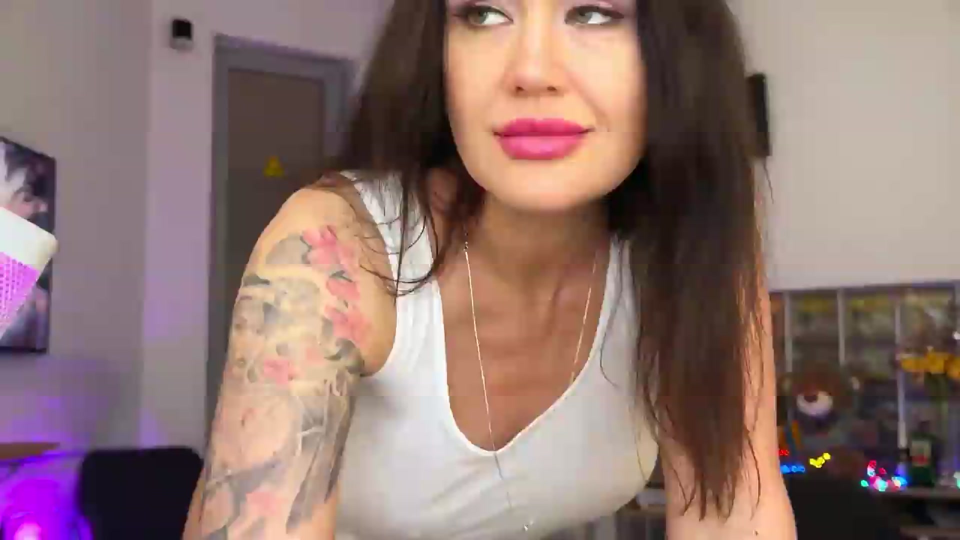 Gallery image thumbnail from AlexiAngel's myfreecams stream on, 08/28/2026, 06:58 image 4 of 20