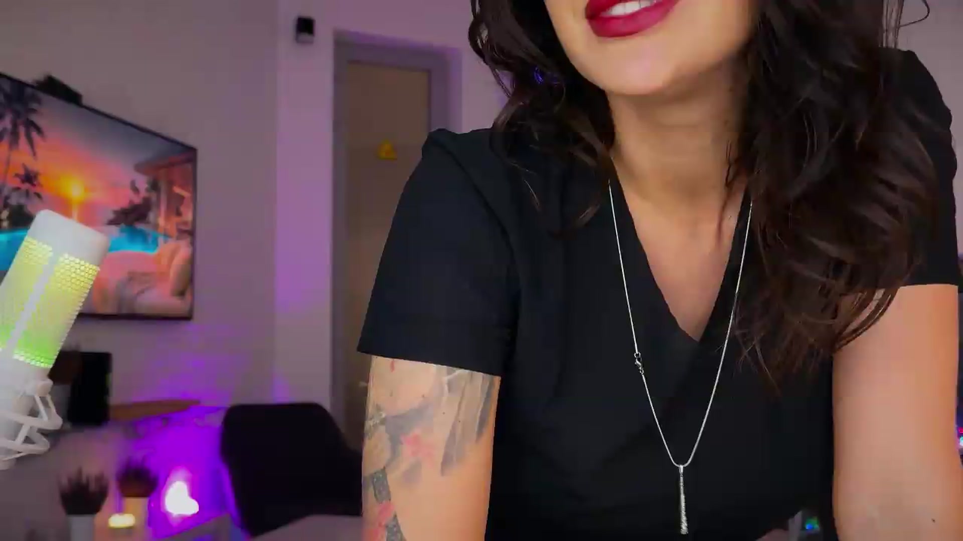Gallery image thumbnail from AlexiAngel's myfreecams stream on, 09/06/2026, 15:26 image 18 of 20