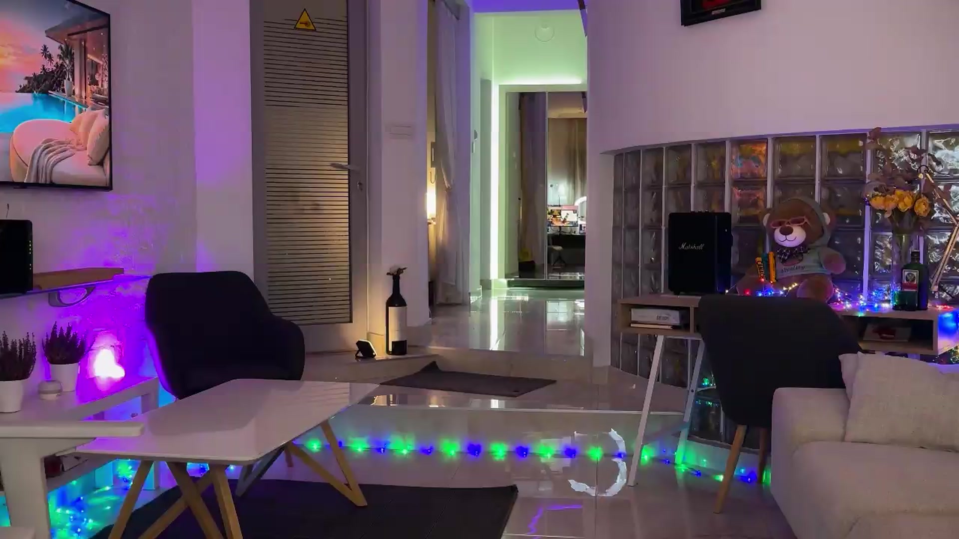 Gallery image thumbnail from AlexiAngel's myfreecams stream on, 09/06/2026, 18:45 image 16 of 20