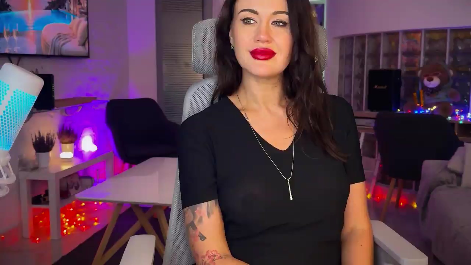 Gallery image thumbnail from AlexiAngel's myfreecams stream on, 09/15/2026, 18:04 image 9 of 20