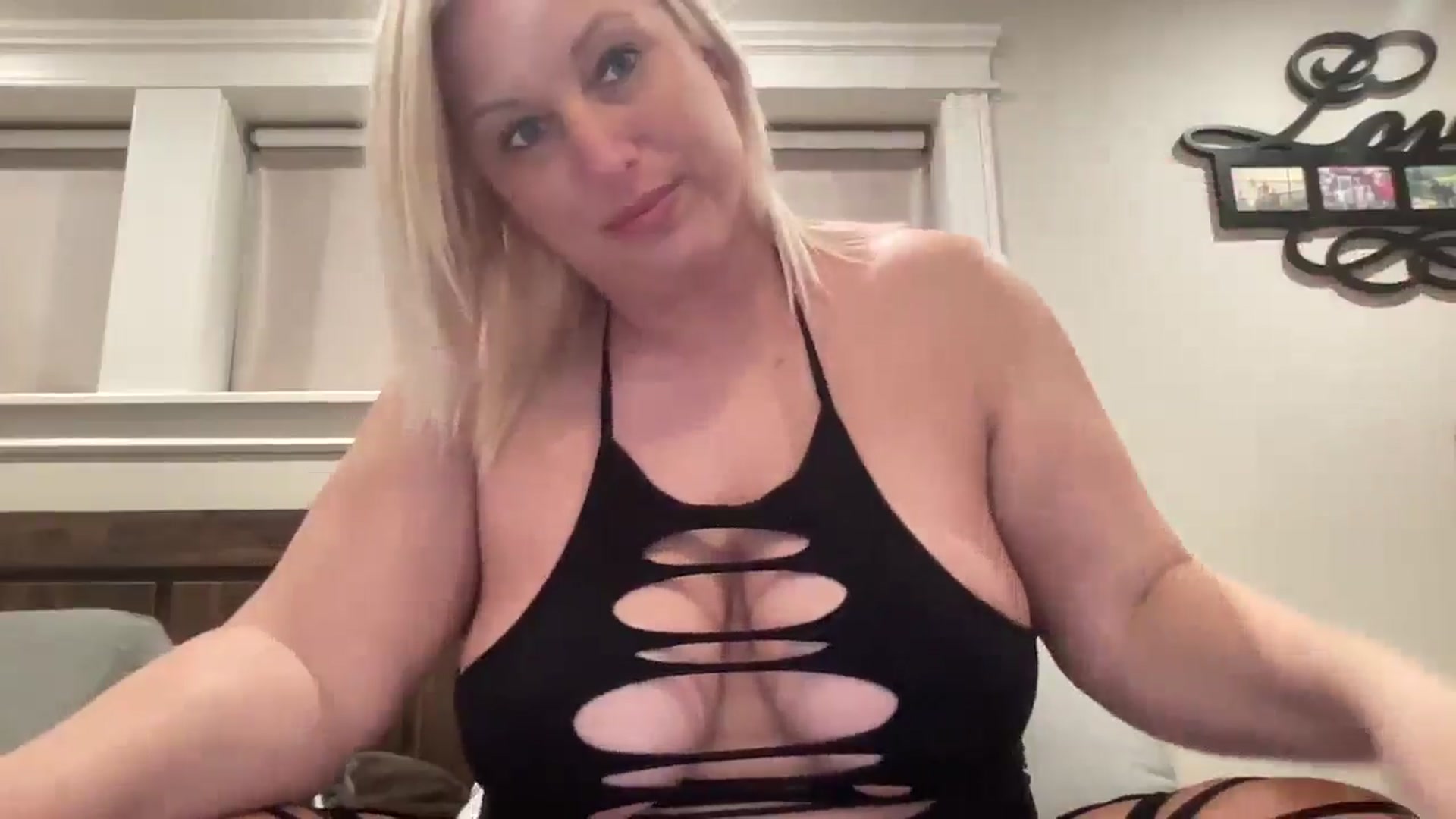 Gallery image thumbnail from AlexiaTripp's myfreecams stream on, 02/15/2025, 13:44 image 3 of 20