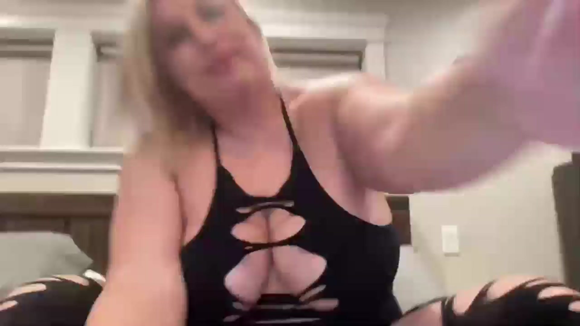 Gallery image thumbnail from AlexiaTripp's myfreecams stream on, 02/15/2025, 14:01 image 15 of 20