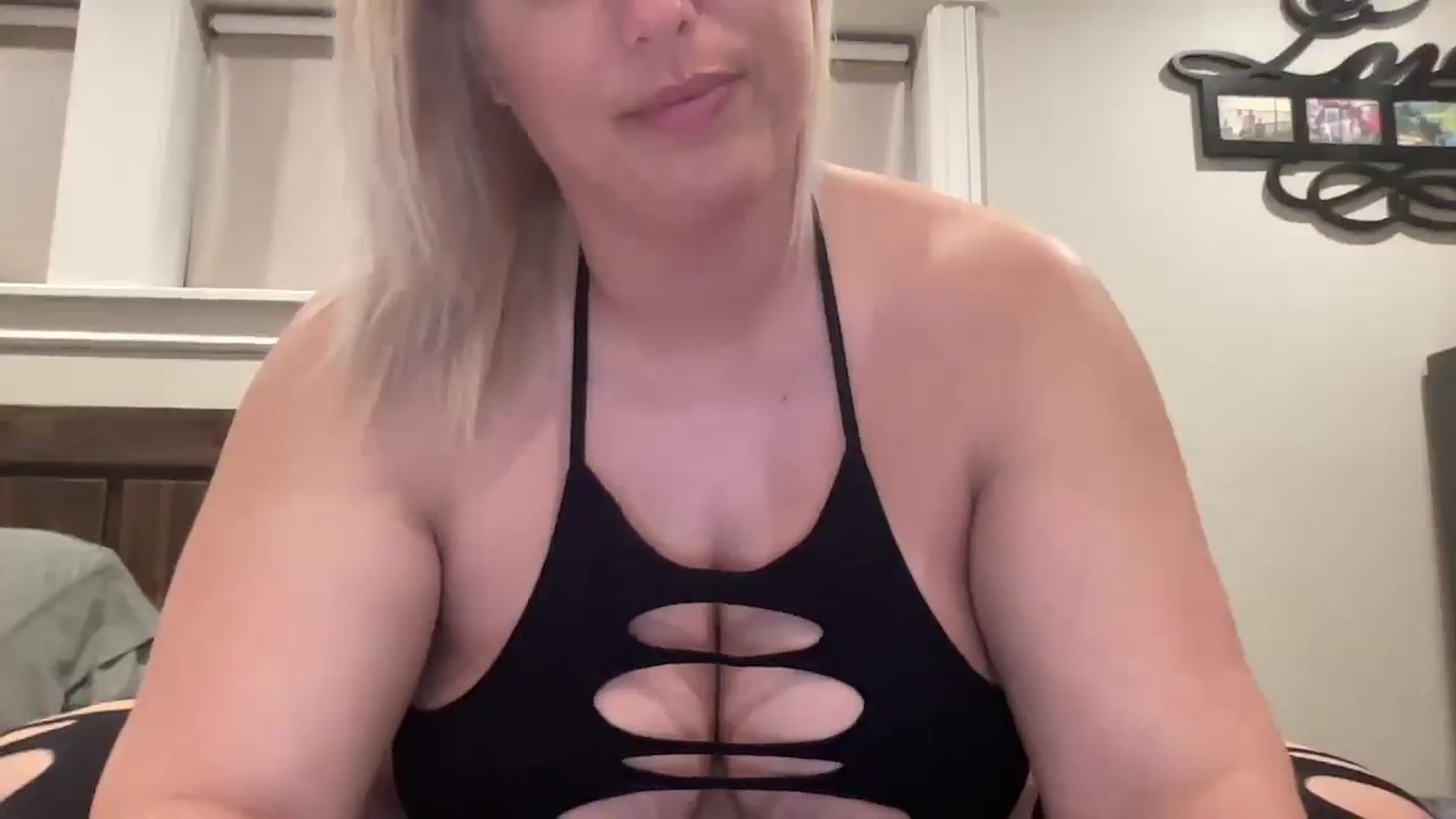 Gallery image thumbnail from AlexiaTripp's myfreecams stream on, 02/15/2025, 14:59 image 19 of 20