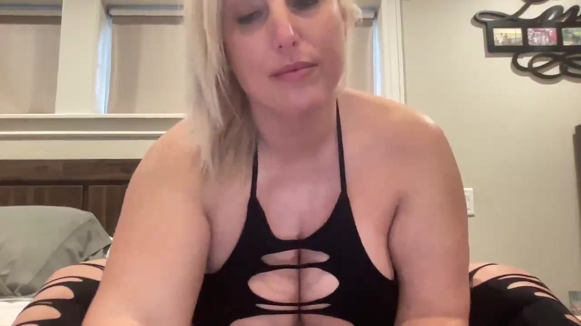 Gallery image thumbnail from AlexiaTripp's myfreecams stream on, 02/15/2025, 15:55 image 15 of 20