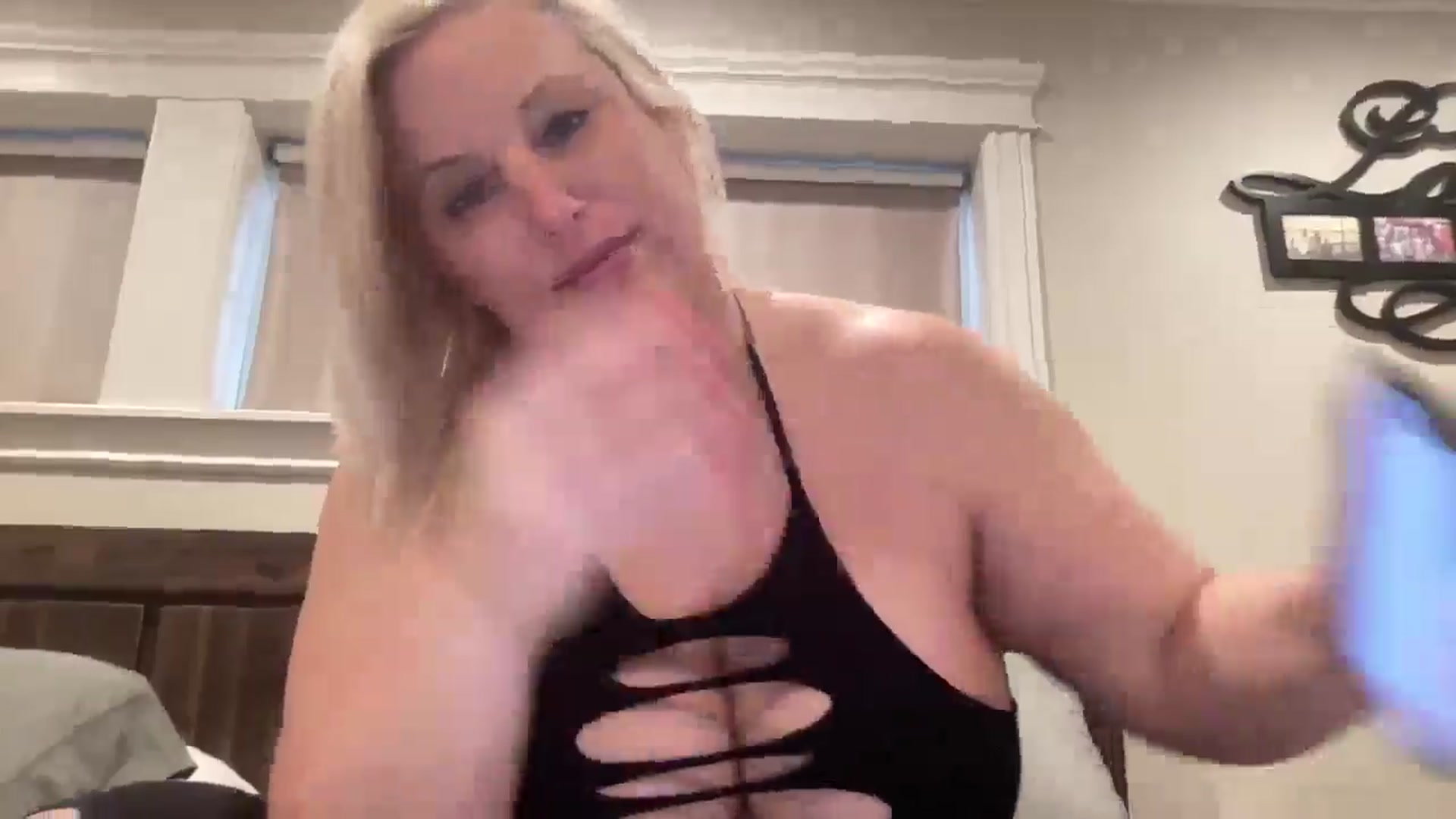 Gallery image thumbnail from AlexiaTripp's myfreecams stream on, 02/15/2025, 15:55 image 10 of 20