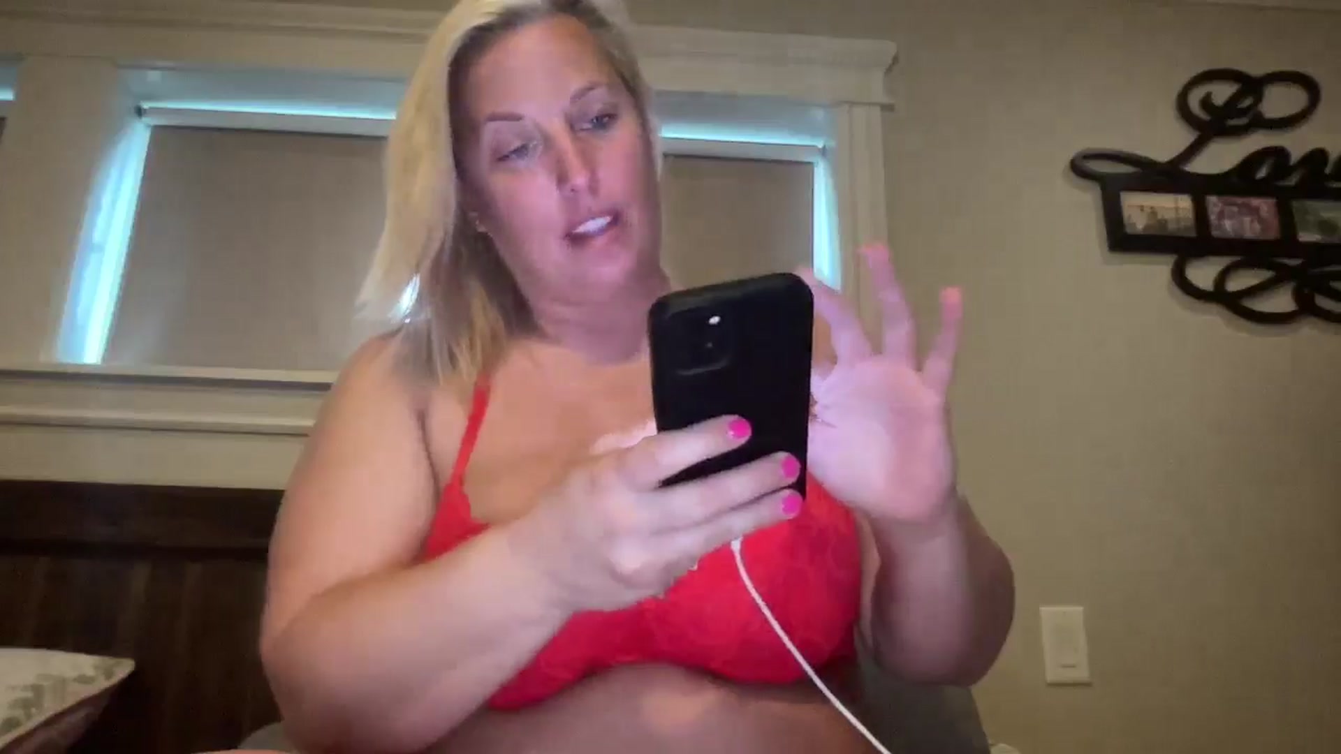 Gallery image thumbnail from AlexiaTripp's myfreecams stream on, 03/16/2025, 16:25 image 4 of 20