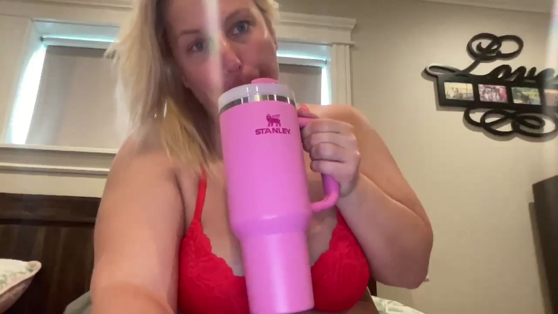Gallery image thumbnail from AlexiaTripp's myfreecams stream on, 03/16/2025, 17:27 image 12 of 20