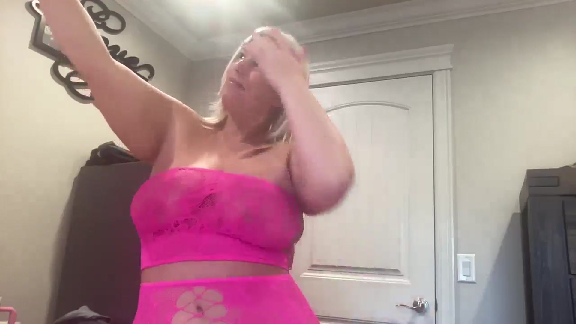 Gallery image thumbnail from AlexiaTripp's myfreecams stream on, 05/15/2025, 14:21 image 10 of 20