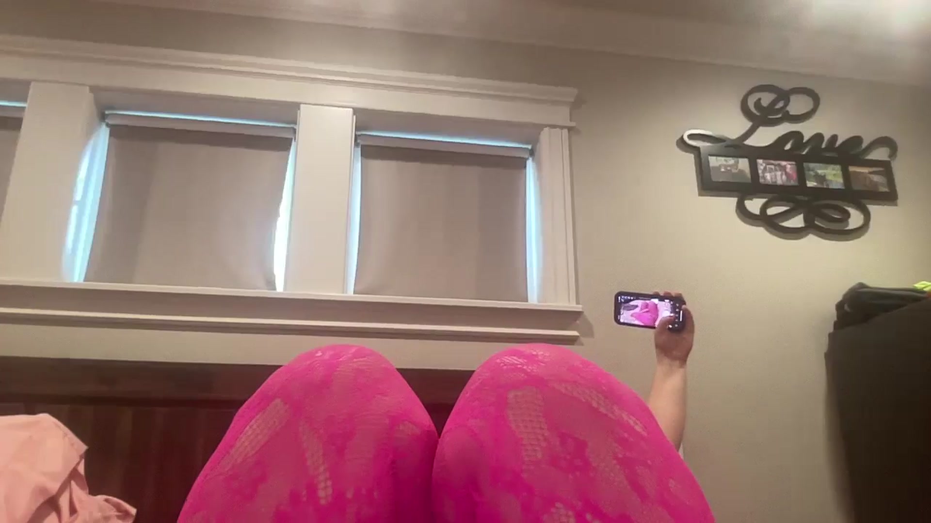 Gallery image thumbnail from AlexiaTripp's myfreecams stream on, 05/15/2025, 14:21 image 4 of 20
