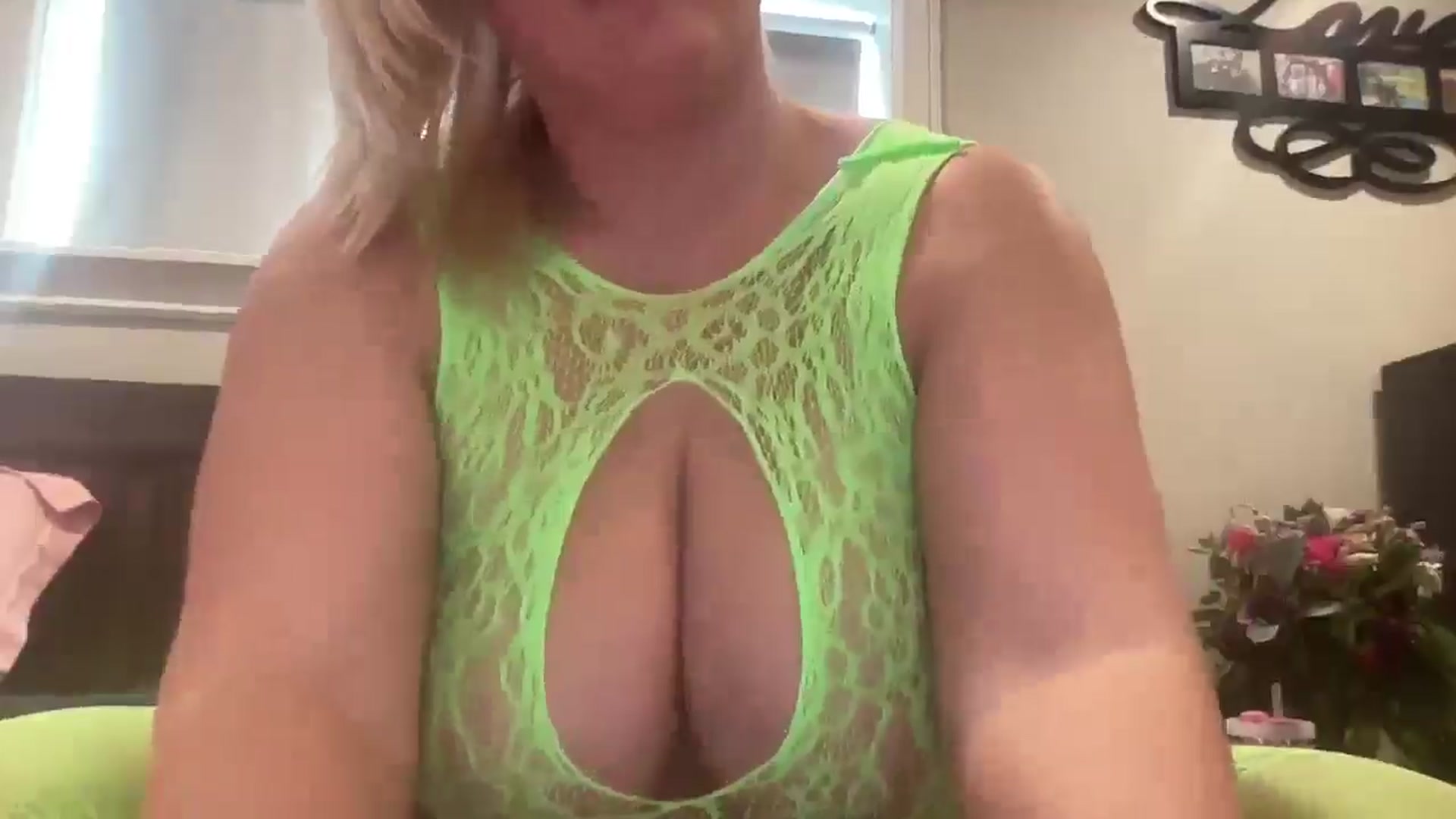Gallery image thumbnail from AlexiaTripp's myfreecams stream on, 05/24/2025, 19:18 image 11 of 20