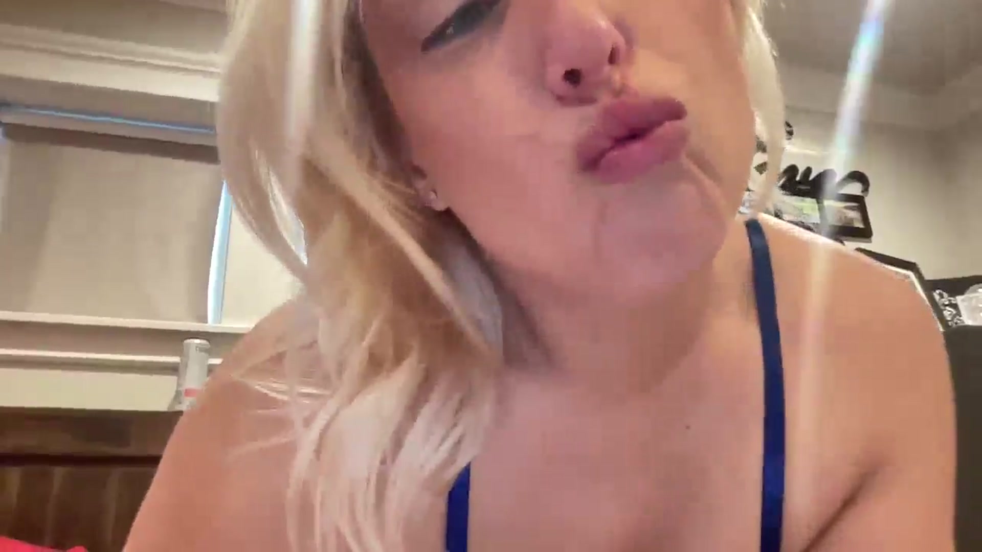Gallery image thumbnail from AlexiaTripp's myfreecams stream on, 04/11/2026, 15:32 image 4 of 20