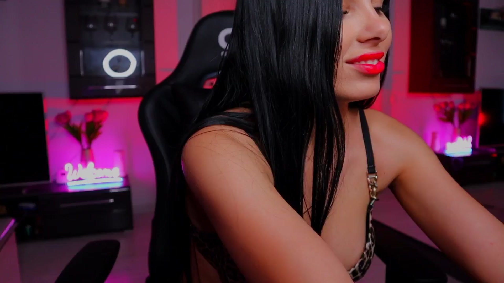 Gallery image thumbnail from AlexiaZya's myfreecams stream on, 05/13/2025, 12:19 image 20 of 20