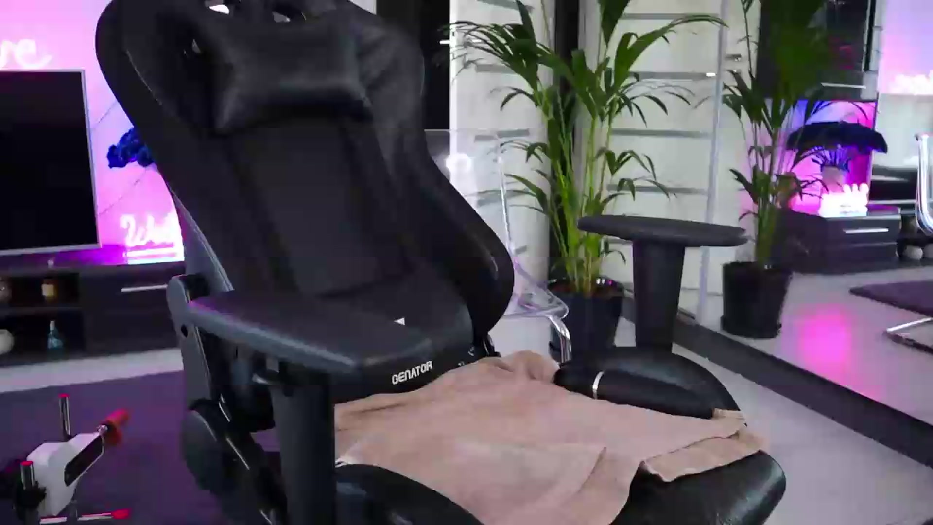 Gallery image thumbnail from AlexiaZya's myfreecams stream on, 06/11/2026, 13:20 image 6 of 20