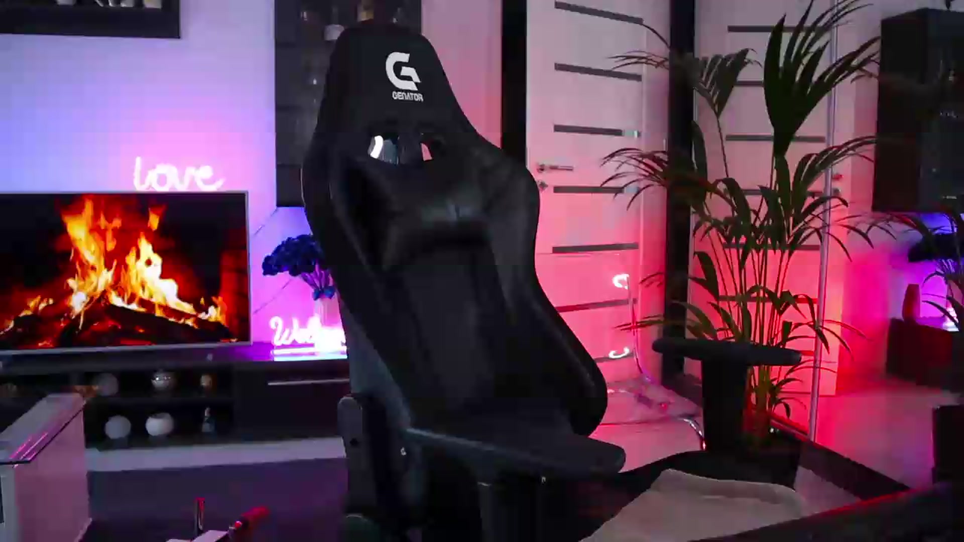Gallery image thumbnail from AlexiaZya's myfreecams stream on, 06/16/2026, 10:22 image 1 of 20