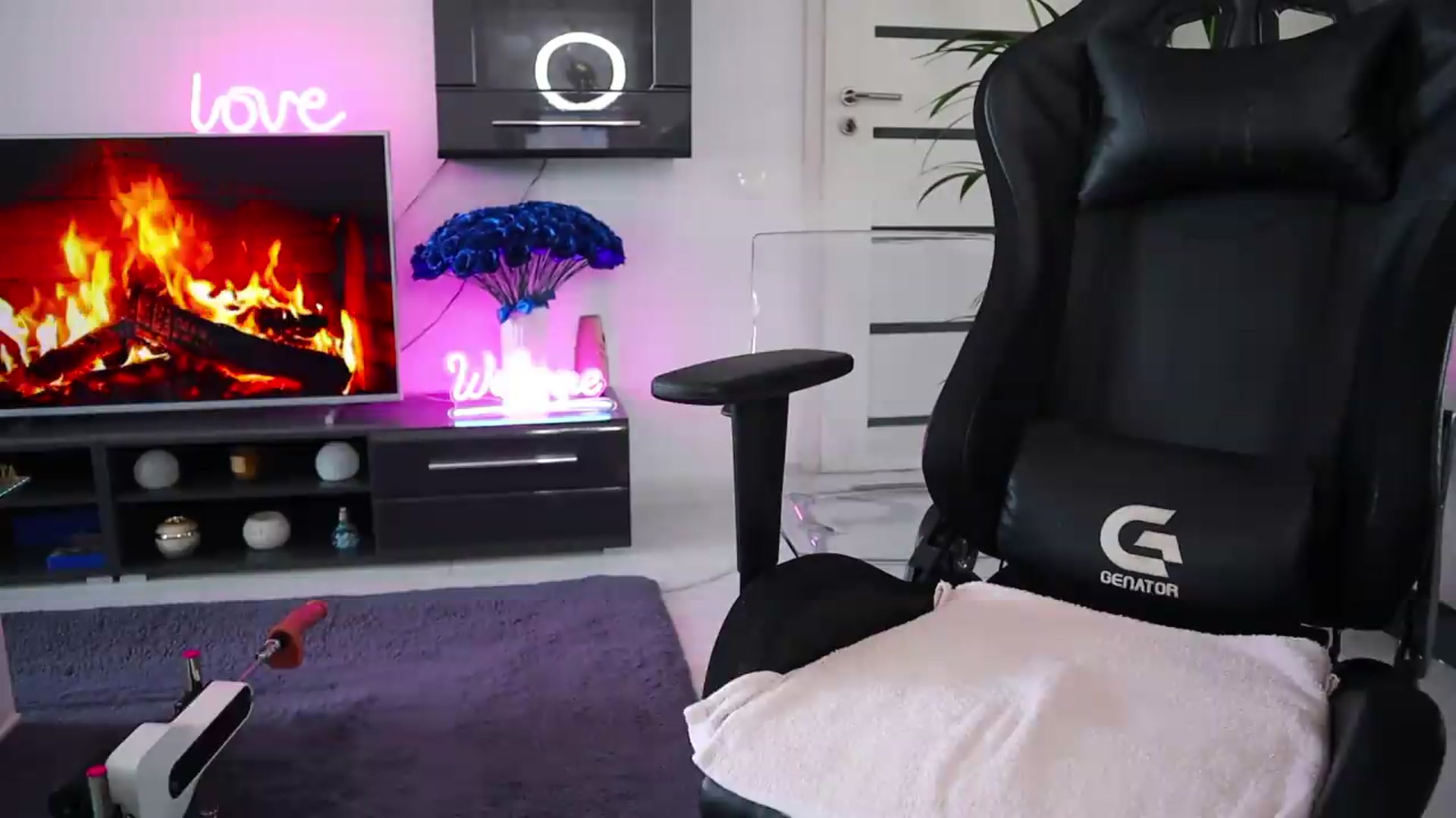 Gallery image thumbnail from AlexiaZya's myfreecams stream on, 06/29/2026, 11:53 image 16 of 20