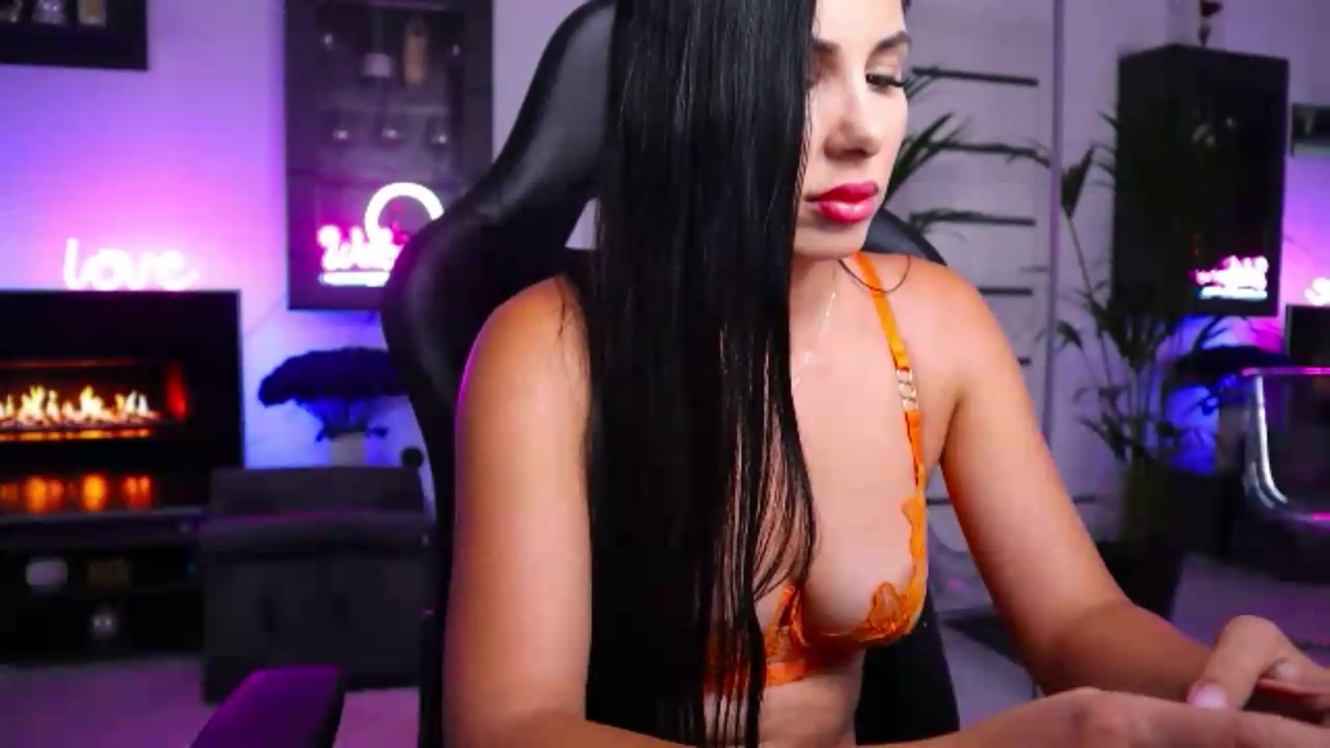 Gallery image thumbnail from AlexiaZya's myfreecams stream on, 07/27/2026, 15:32 image 4 of 20