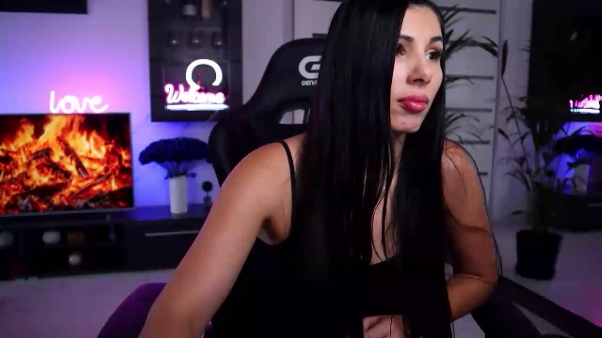 Gallery image thumbnail from AlexiaZya's myfreecams stream on, 07/28/2026, 11:54 image 19 of 20