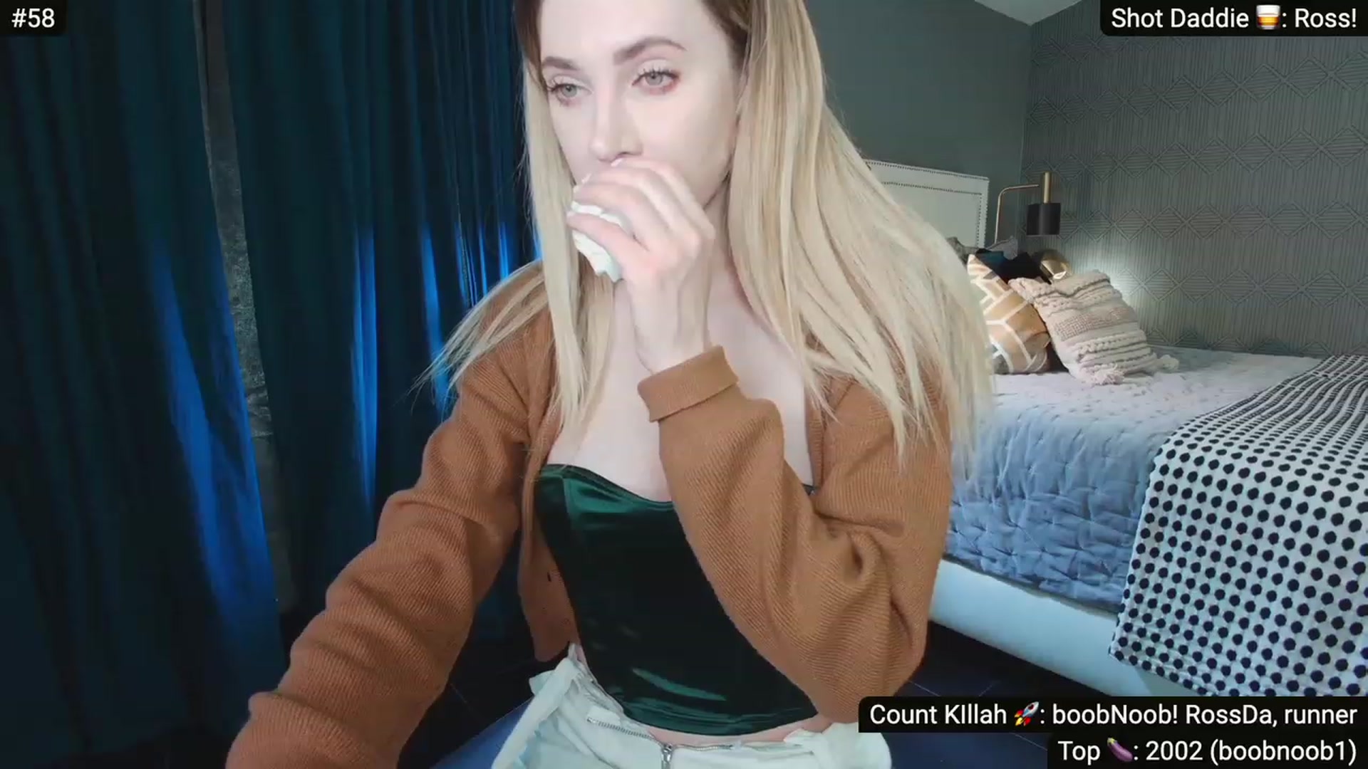 Gallery image thumbnail from Alexis's myfreecams stream on, 01/28/2023, 09:51 image 13 of 20