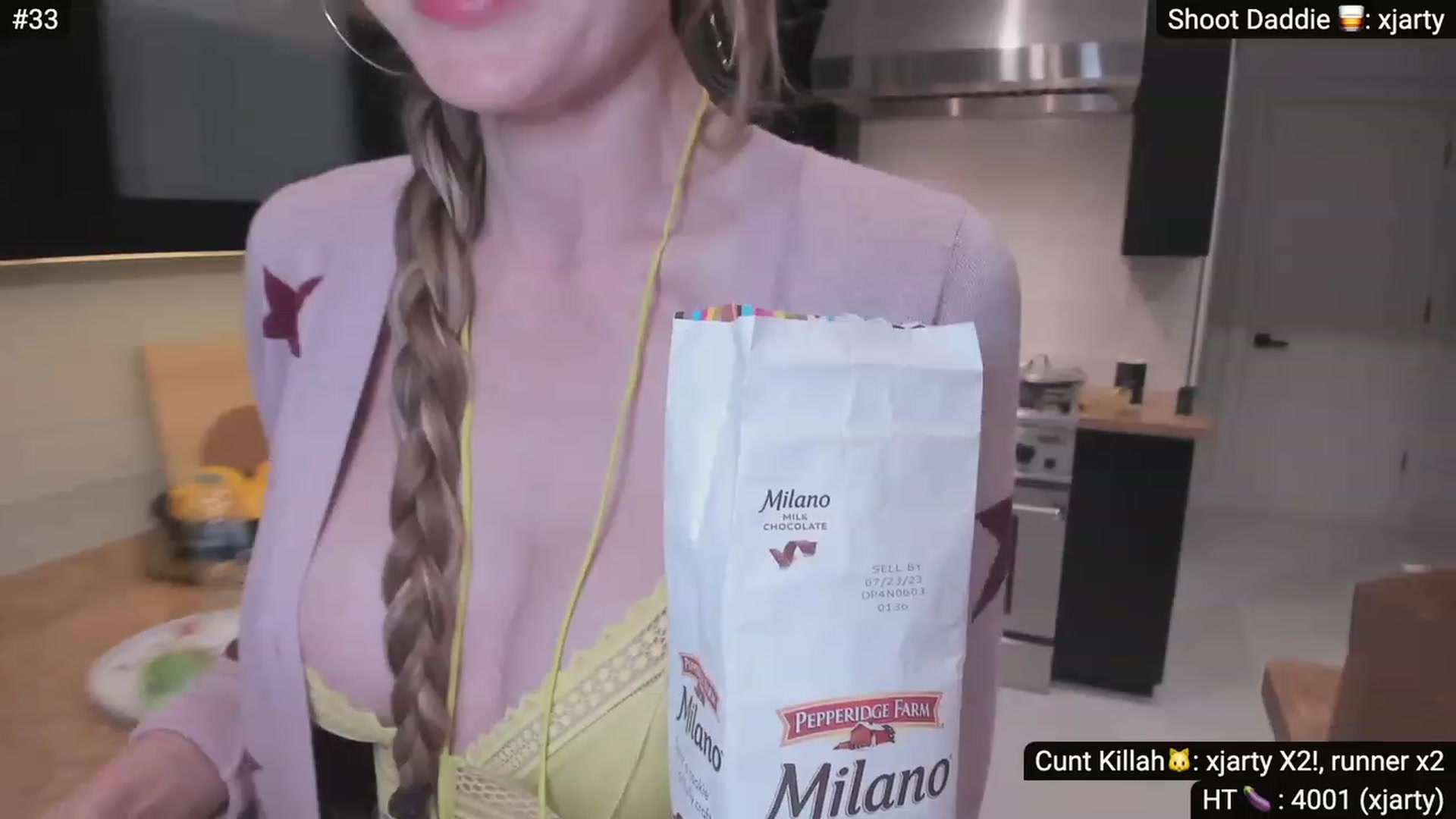 Gallery image thumbnail from Alexis's myfreecams stream on, 06/18/2023, 07:30 image 18 of 20