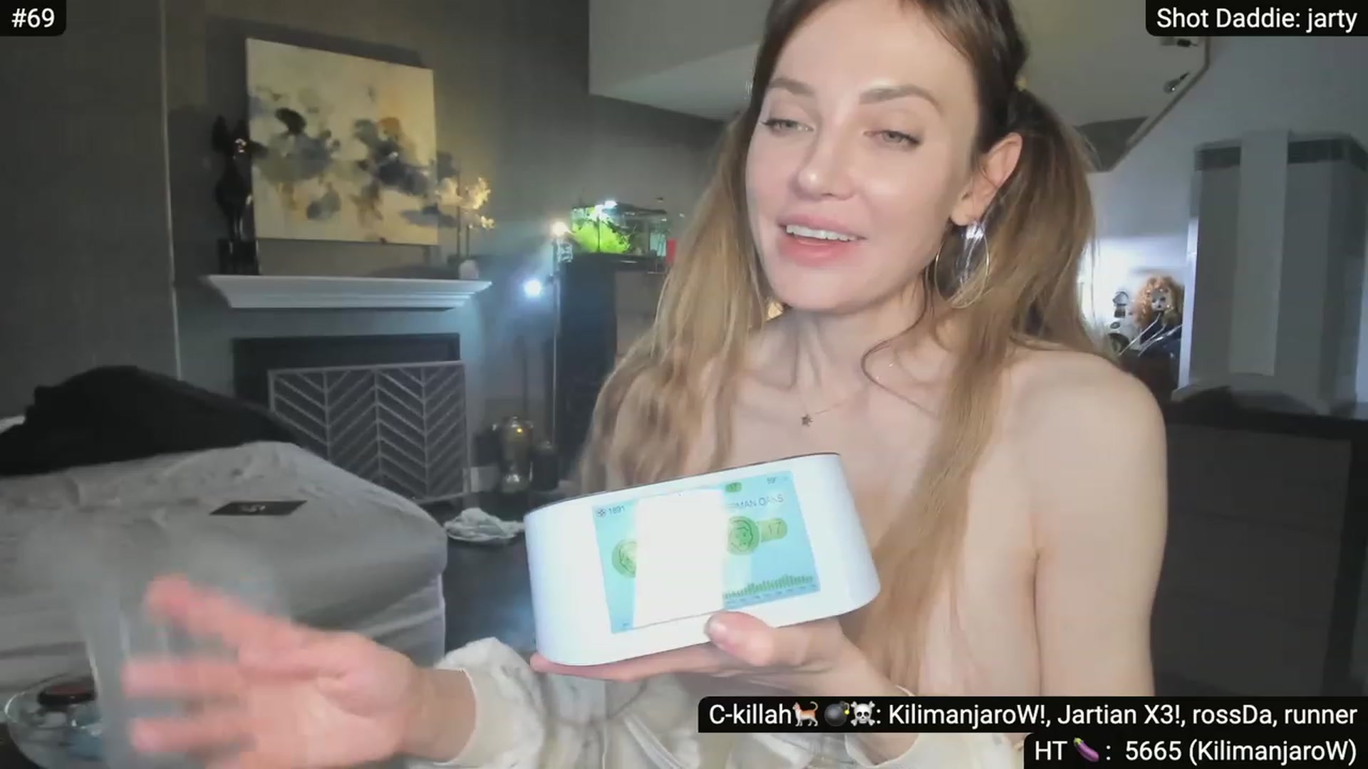 Gallery image thumbnail from Alexis's myfreecams stream on, 01/28/2024, 10:43 image 19 of 20
