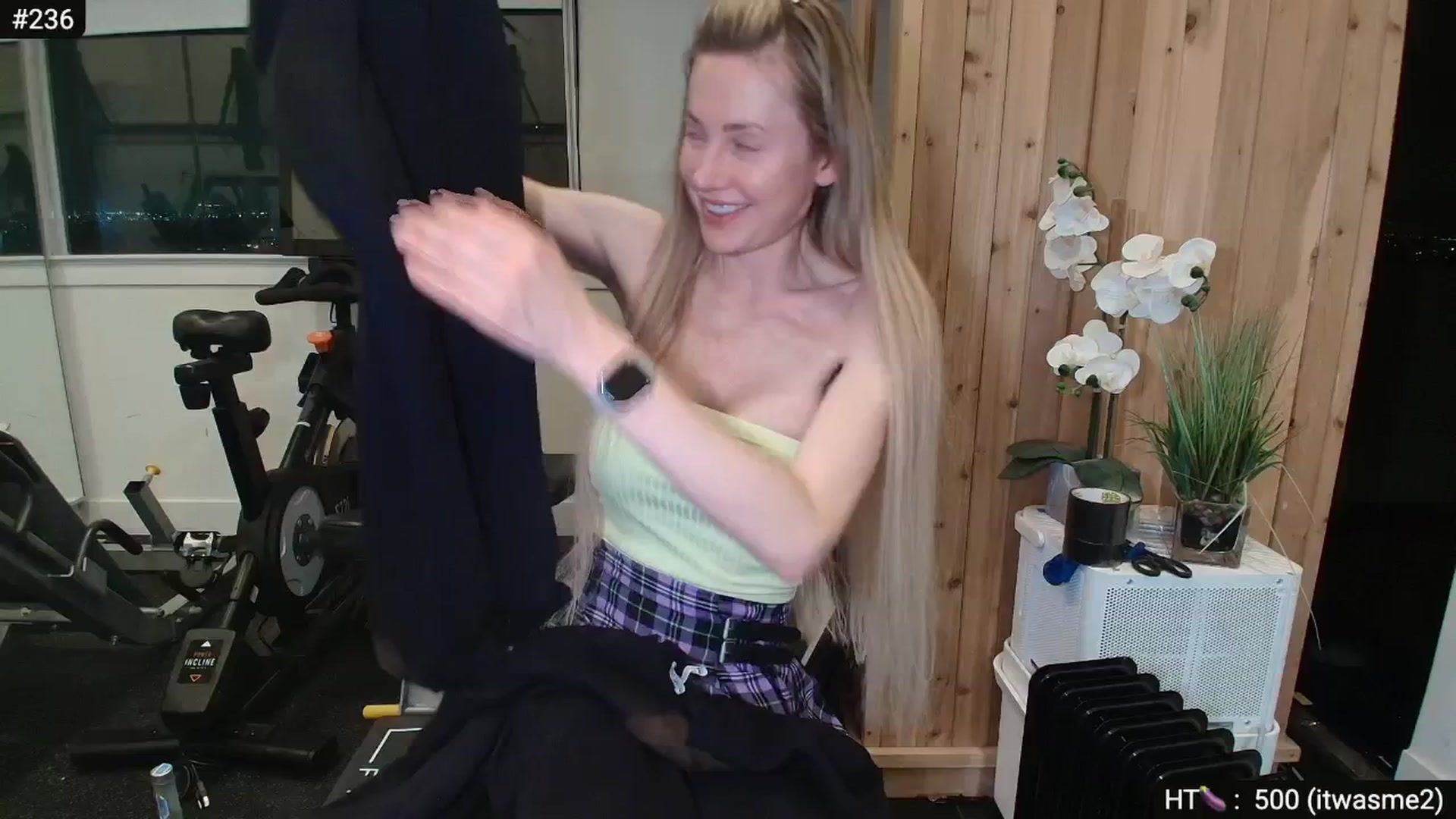 Gallery image thumbnail from Alexis's myfreecams stream on, 03/13/2025, 07:09 image 4 of 20