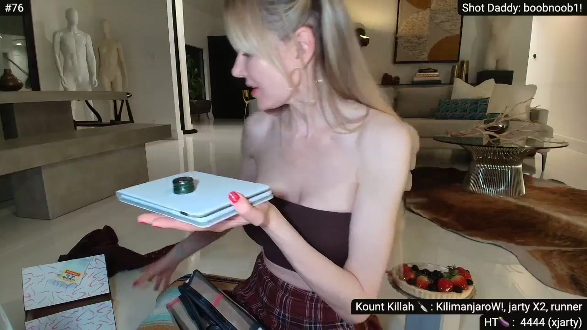 Gallery image thumbnail from Alexis's myfreecams stream on, 05/04/2025, 09:13 image 15 of 20