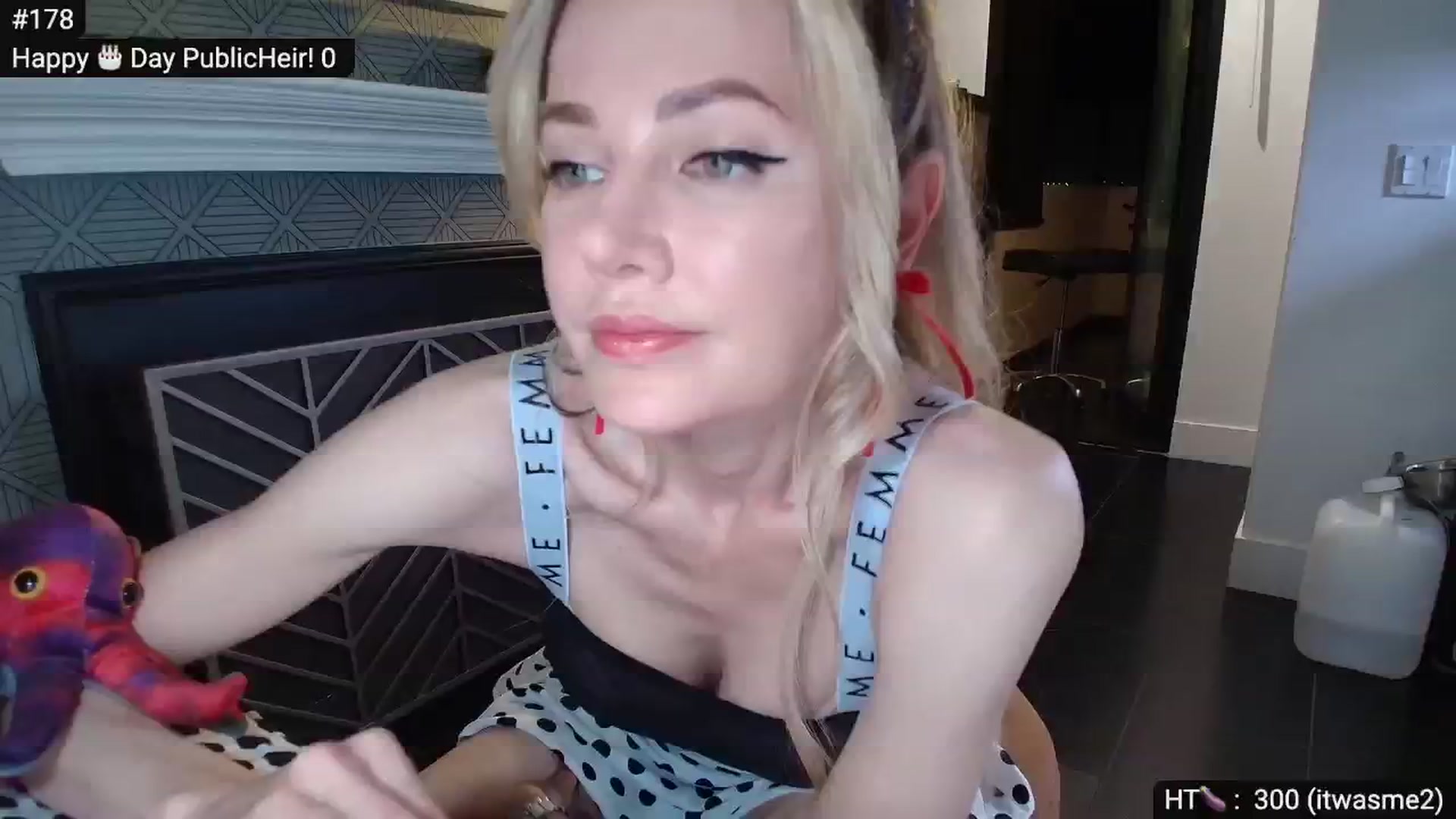 Gallery image thumbnail from Alexis's myfreecams stream on, 05/08/2025, 08:43 image 5 of 20
