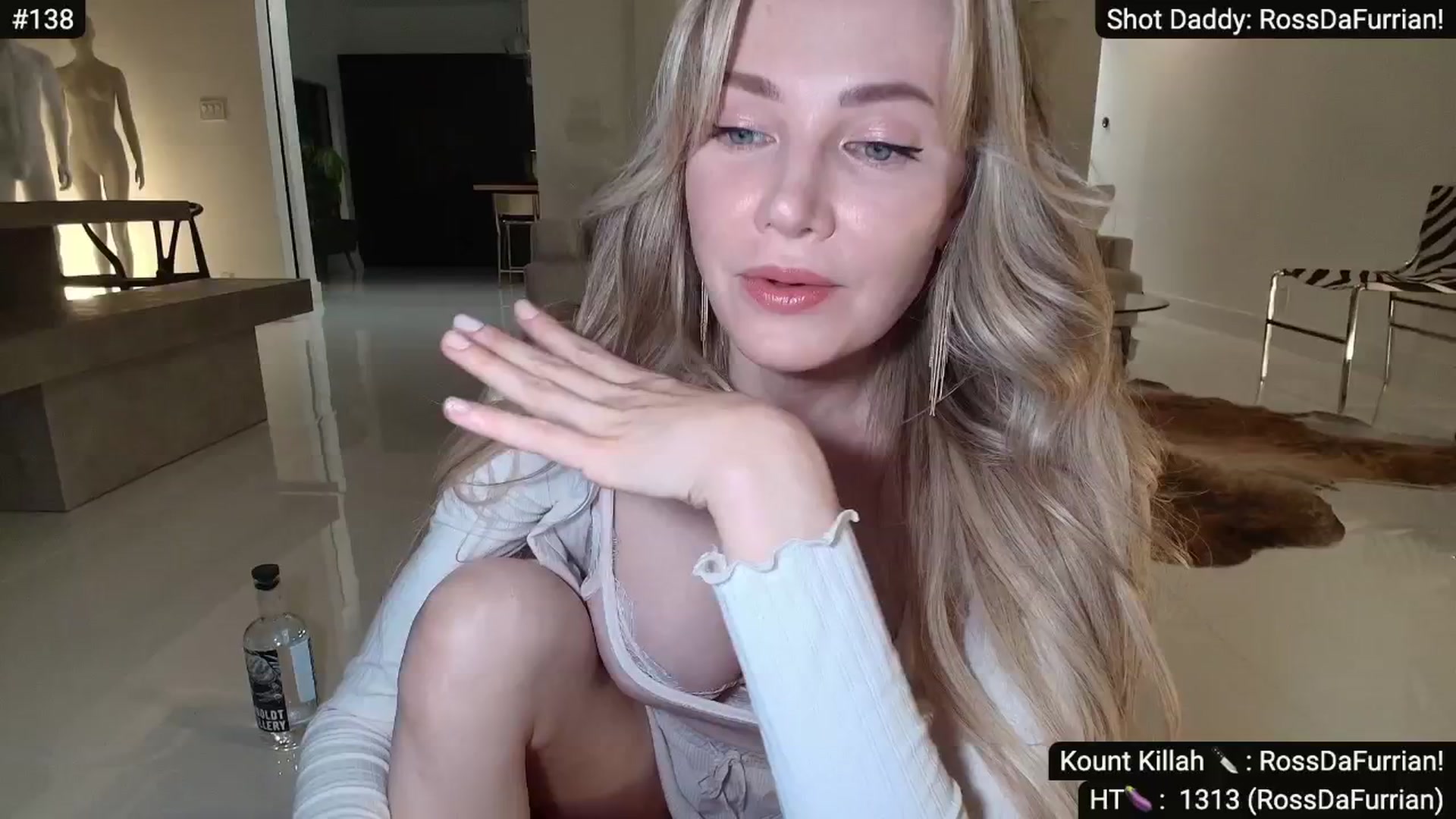 Gallery image thumbnail from Alexis's myfreecams stream on, 05/17/2025, 09:11 image 5 of 20