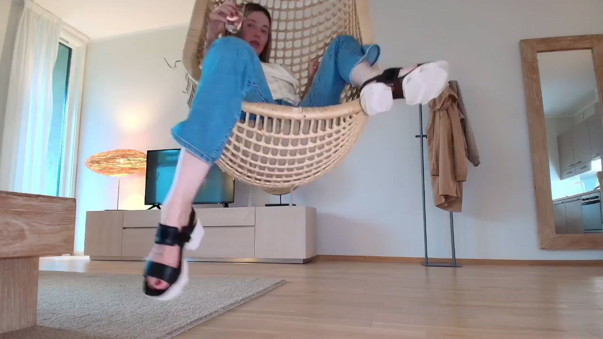 Gallery image thumbnail from Alexis's myfreecams stream on, 08/07/2025, 18:17 image 5 of 20