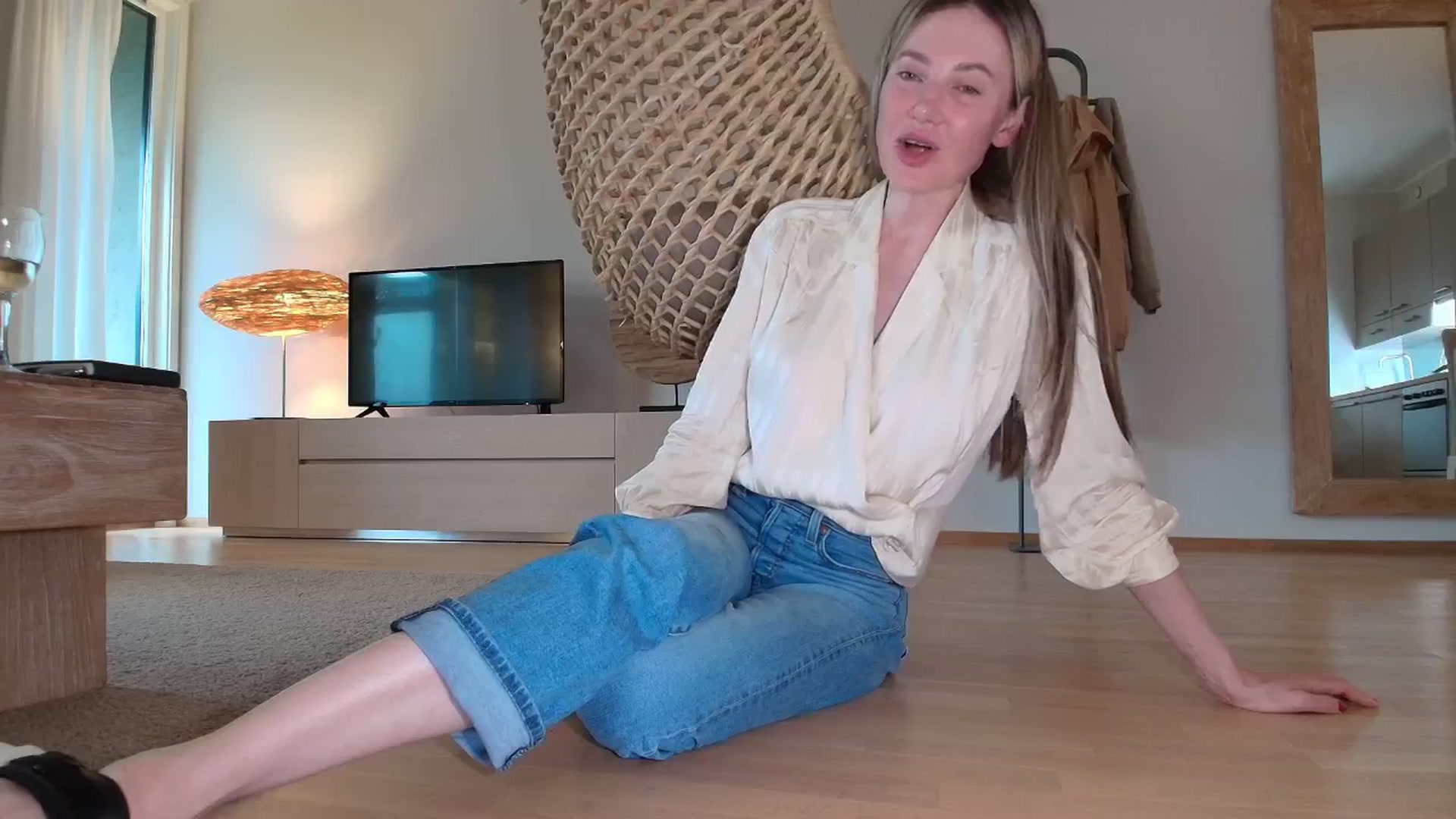 Gallery image thumbnail from Alexis's myfreecams stream on, 08/07/2025, 18:17 image 12 of 20