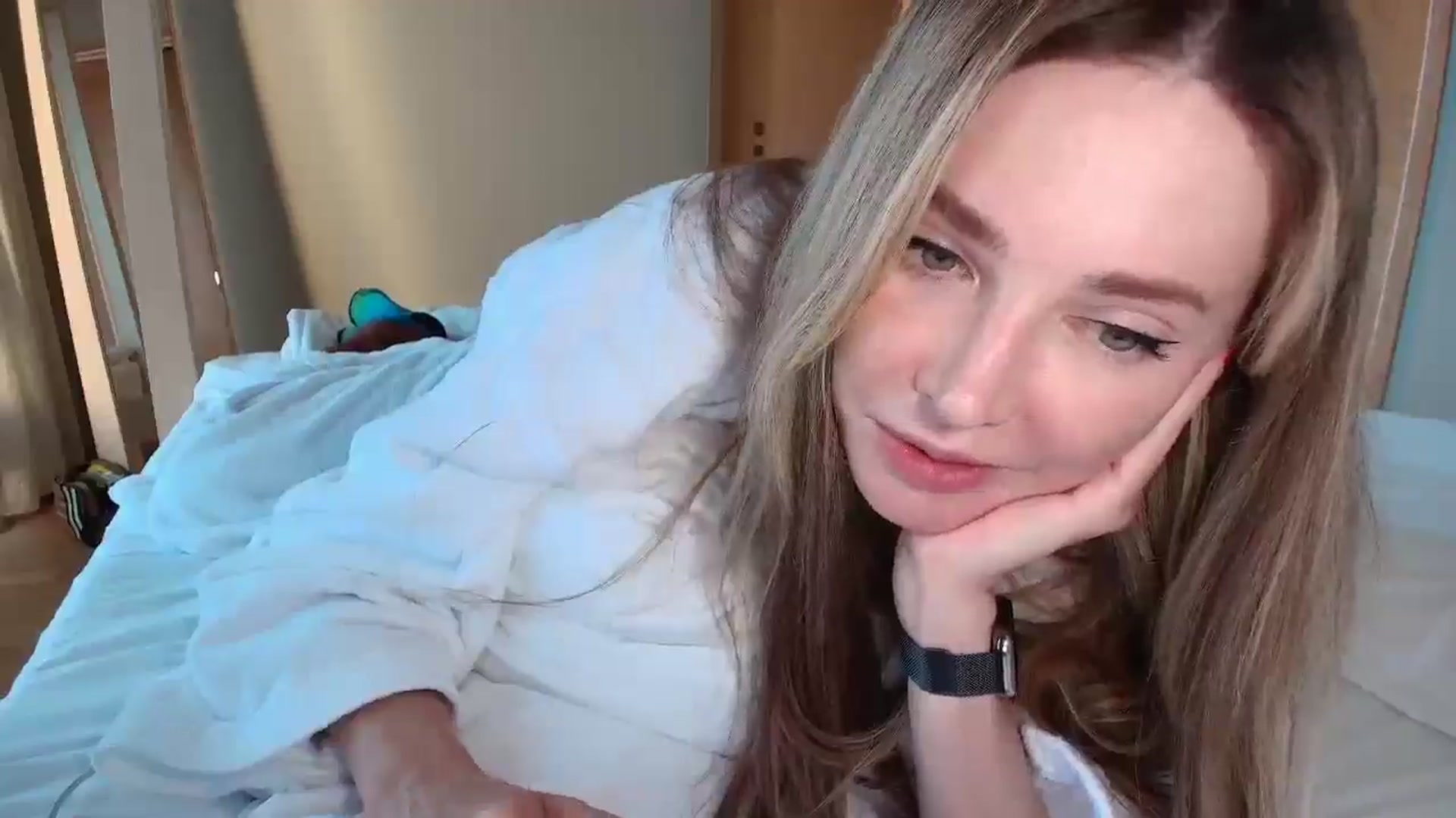 Gallery image thumbnail from Alexis's myfreecams stream on, 08/10/2025, 20:07 image 8 of 20