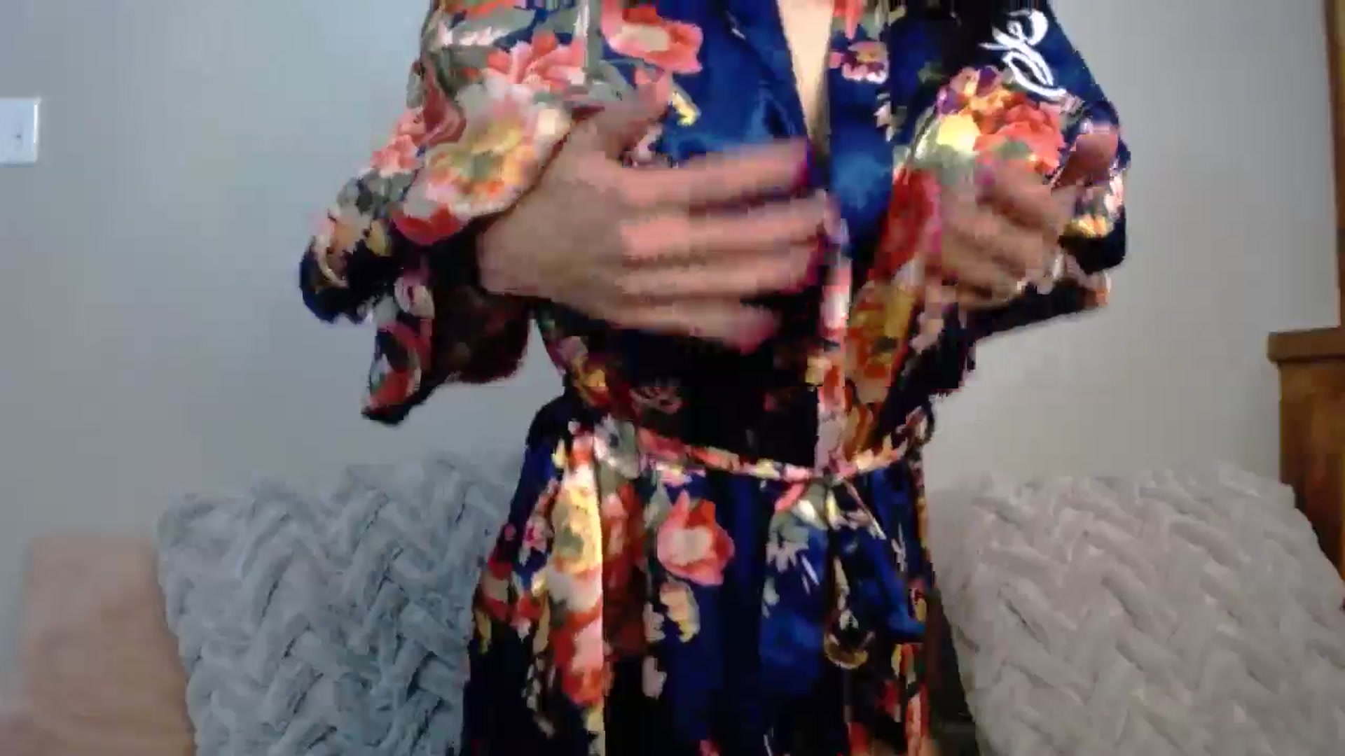 Gallery image thumbnail from AlexisAllen's myfreecams stream on, 06/17/2024, 07:03 image 2 of 20