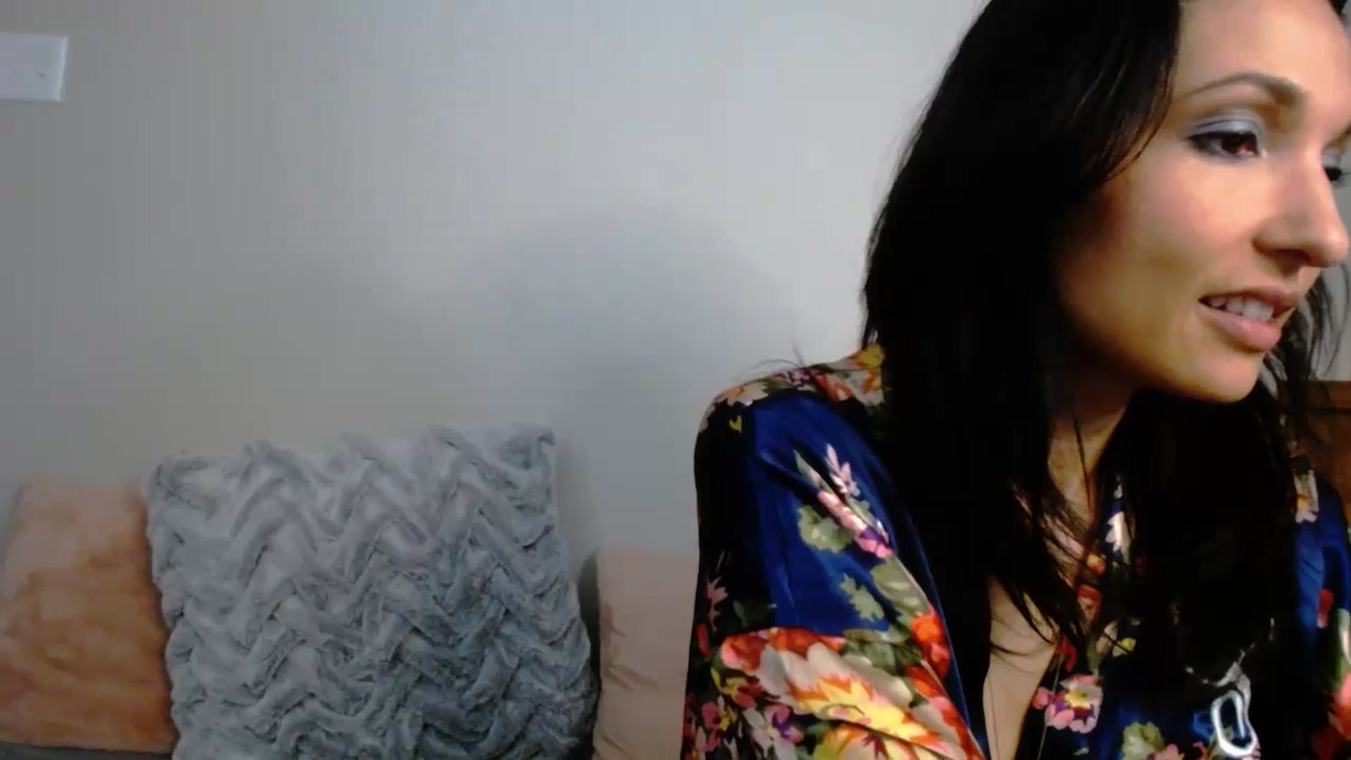Gallery image thumbnail from AlexisAllen's myfreecams stream on, 06/17/2024, 07:03 image 13 of 20