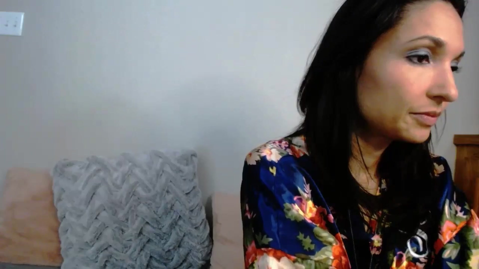 Gallery image thumbnail from AlexisAllen's myfreecams stream on, 06/17/2024, 07:03 image 7 of 20